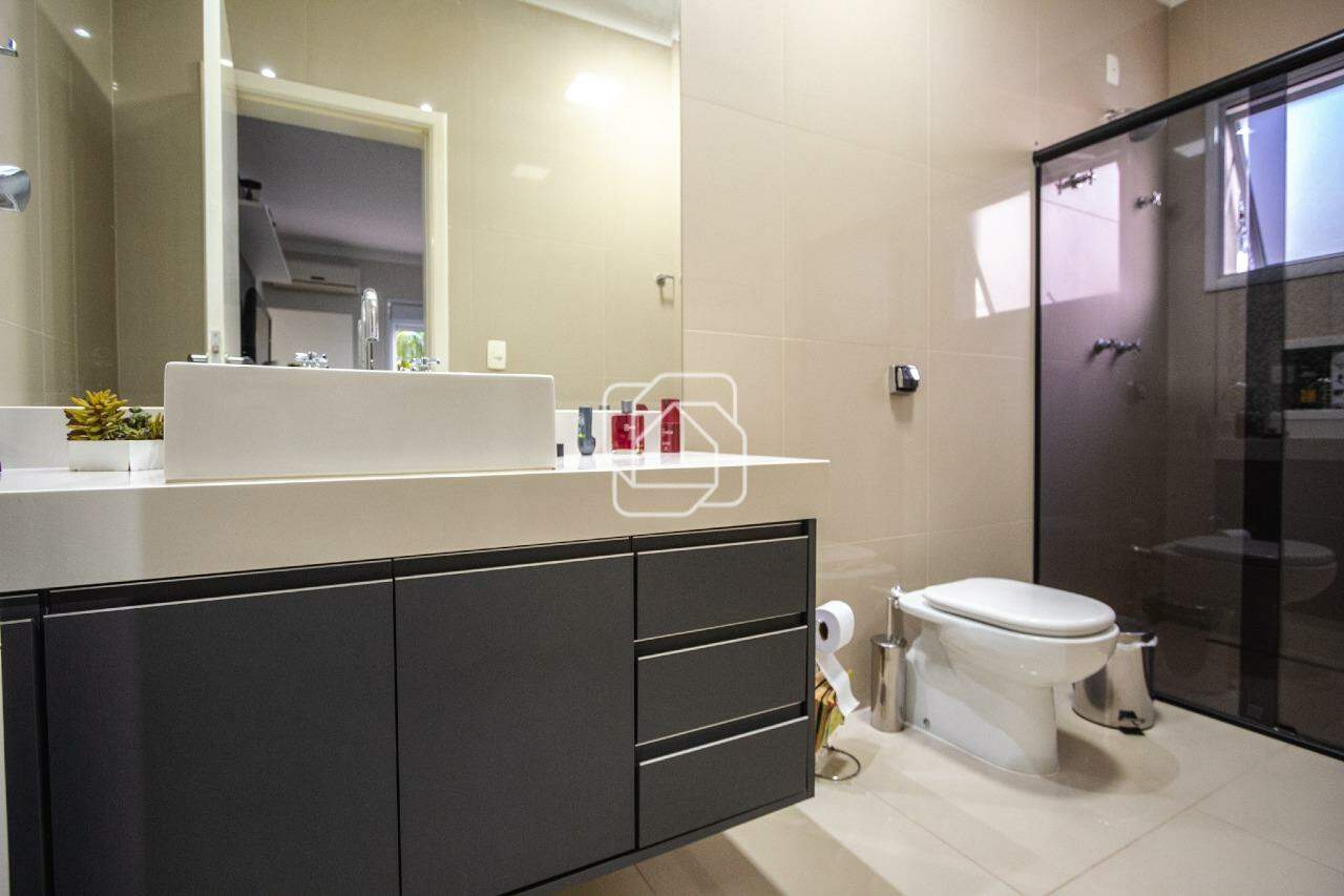 Casa de Condomínio à venda em Indaiatuba - SP - Jardim Residencial Santa Clara: Banheiro