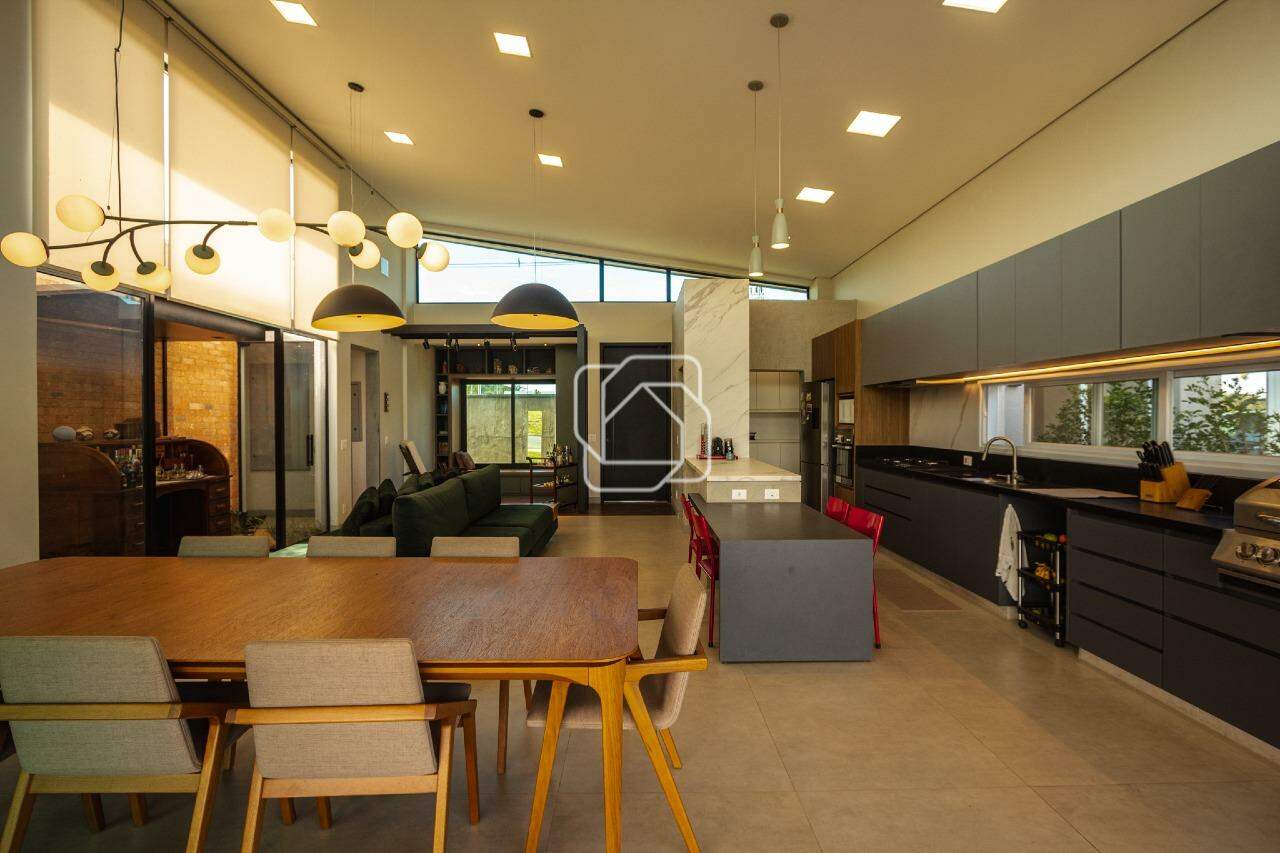 Casa de Condomínio à venda em Indaiatuba - SP - Jardim Indaiatuba Golf: Ambientes integrados