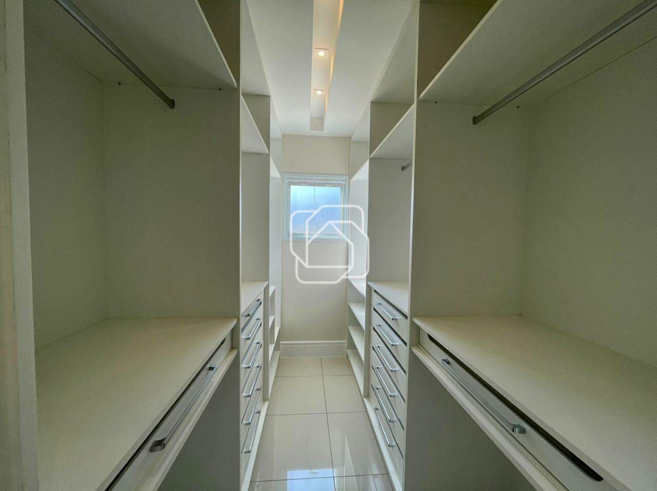 Casa de Condomínio para aluguel em Indaiatuba - SP - Jardim Vila Paradiso: Closet