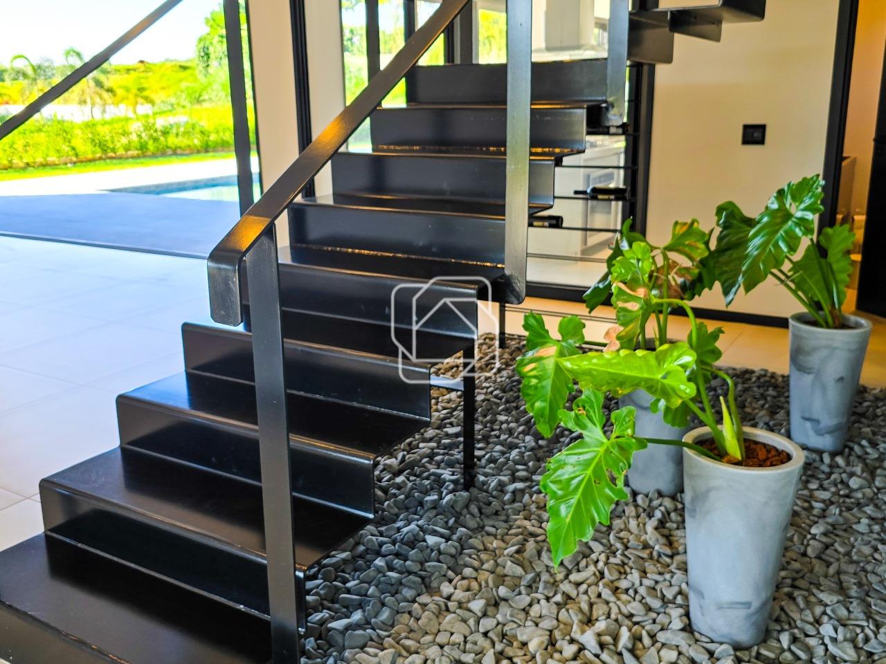 Casa de Condomínio à venda em Porto Feliz - SP - Fazenda Alvorada: Escada