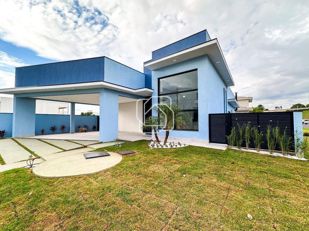 Casa de Condomínio à venda em Salto - SP - Portal dos Bandeirantes: Fachada e área externa