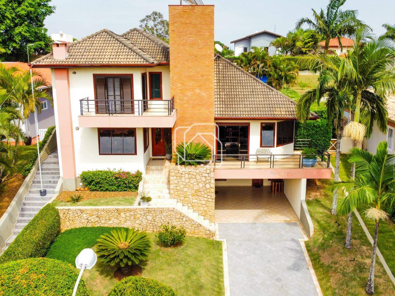 Casa de Condomínio à venda em Itu - SP - Condomínio Campos de Santo Antônio: Vista da fachada por drone