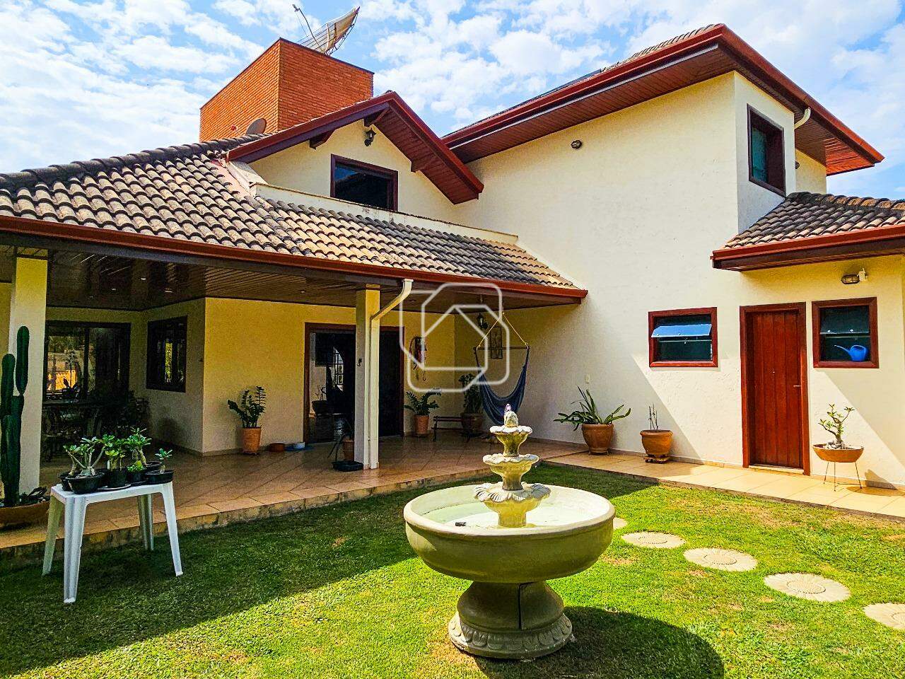 Casa de Condomínio à venda em Itu - SP - Condomínio Campos de Santo Antônio: Quintal com varanda