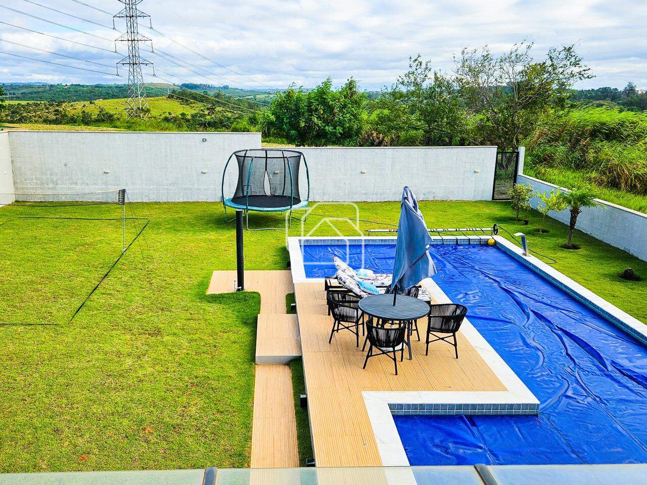 Casa de Condomínio à venda em Itu - SP - Residencial Parque Campos de Santo Antônio II: Quintal com piscina