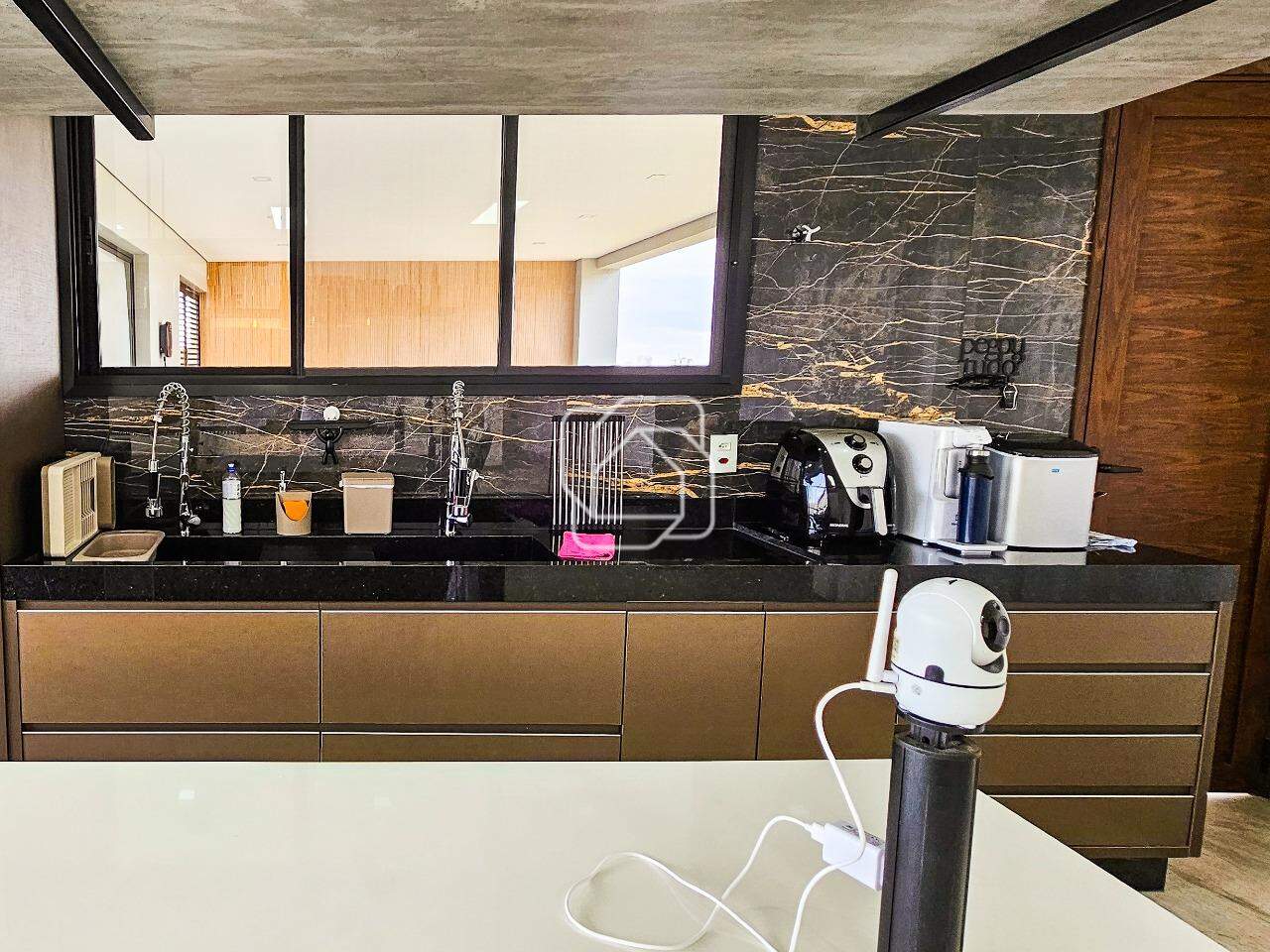 Casa de Condomínio à venda em Itu - SP - Residencial Parque Campos de Santo Antônio II: Cozinha com planejados