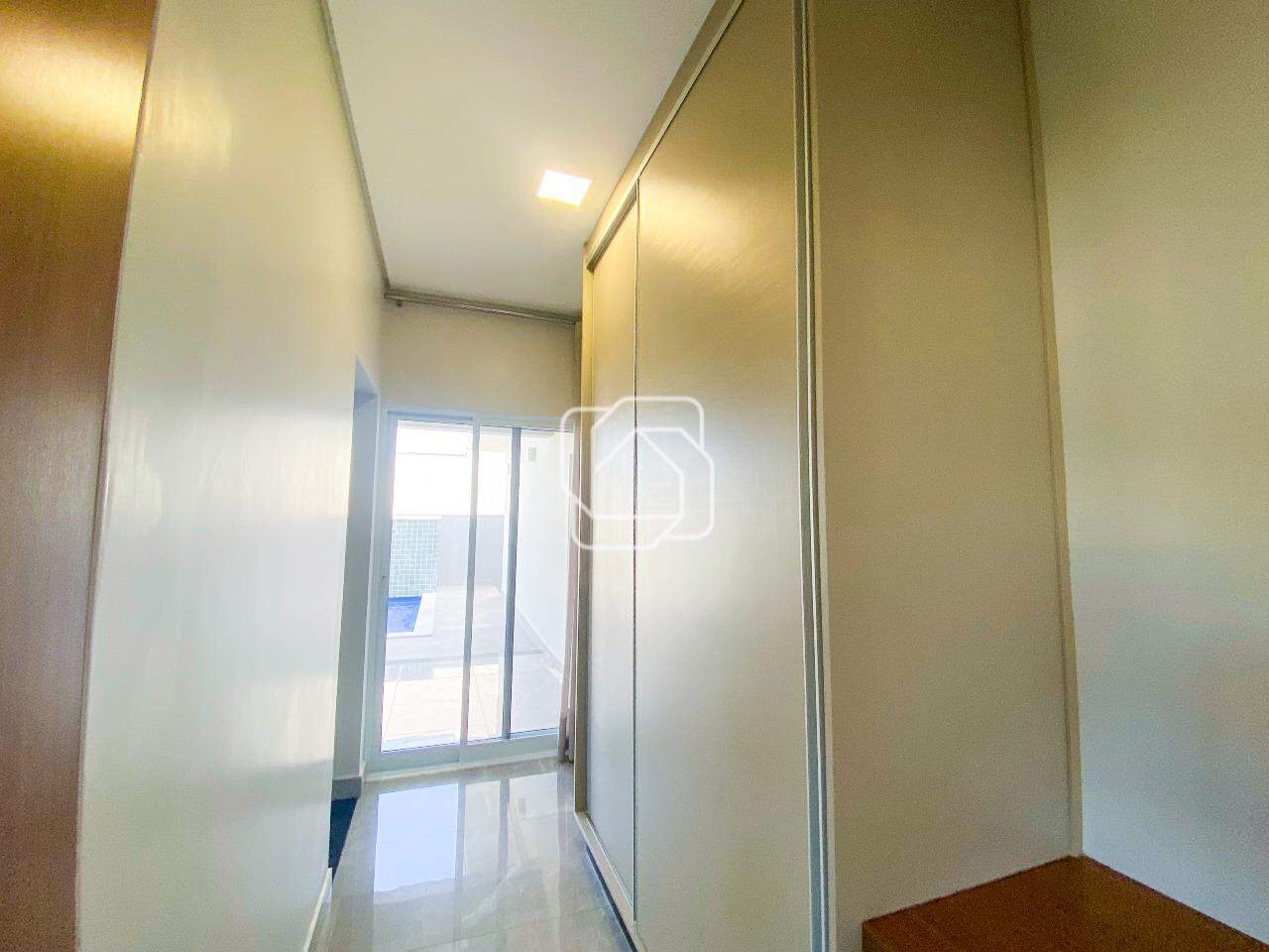 Casa de Condomínio para aluguel em Indaiatuba - SP - Residencial Duas Marias: Corredor