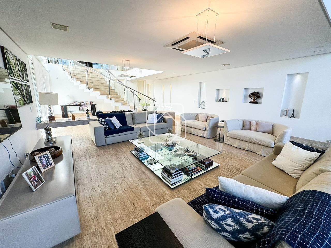 Casa de Condomínio à venda em Itu - SP - Jardim Plaza Atheneé: Sala de estar