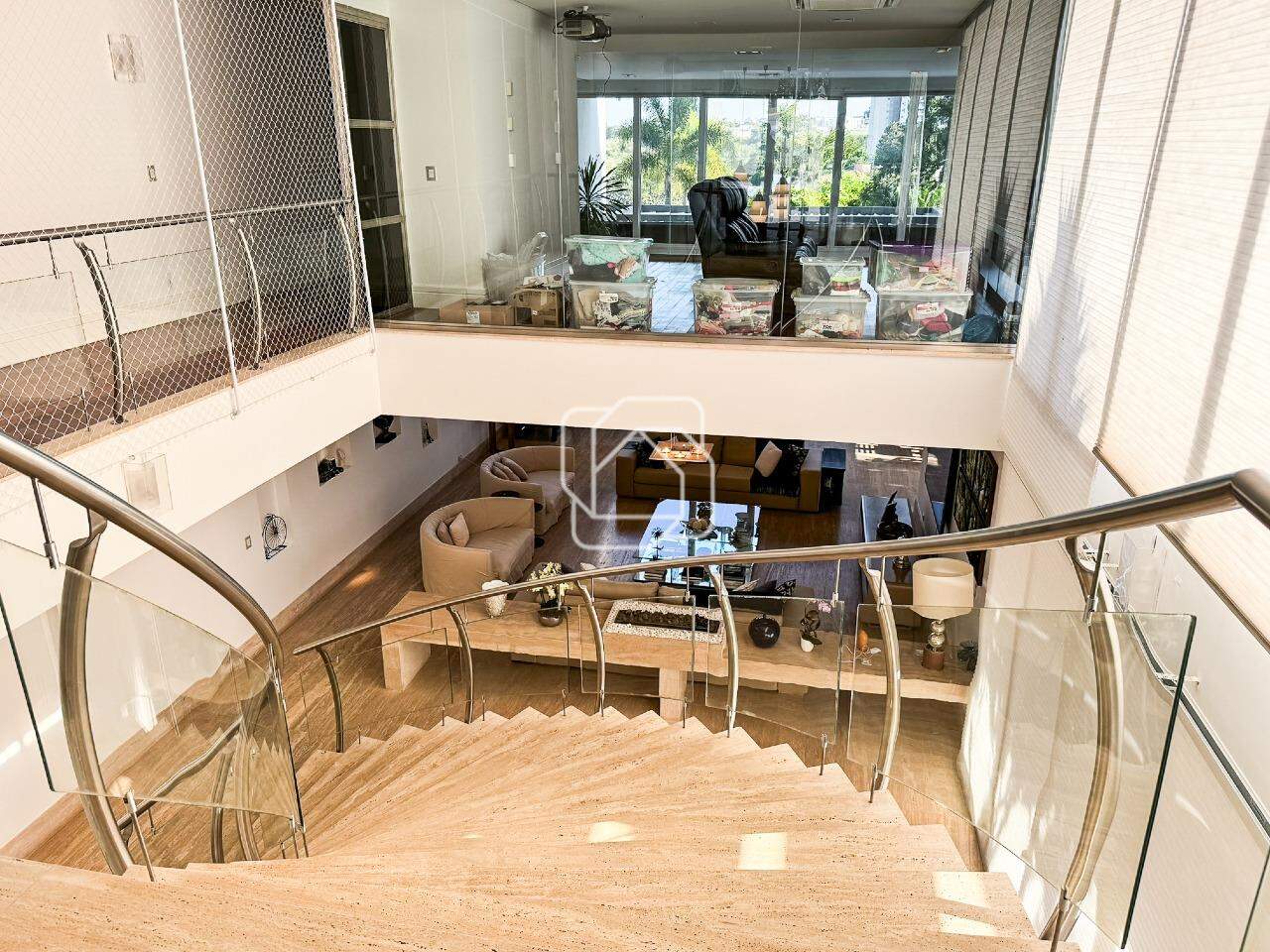 Casa de Condomínio à venda em Itu - SP - Jardim Plaza Atheneé: Escada