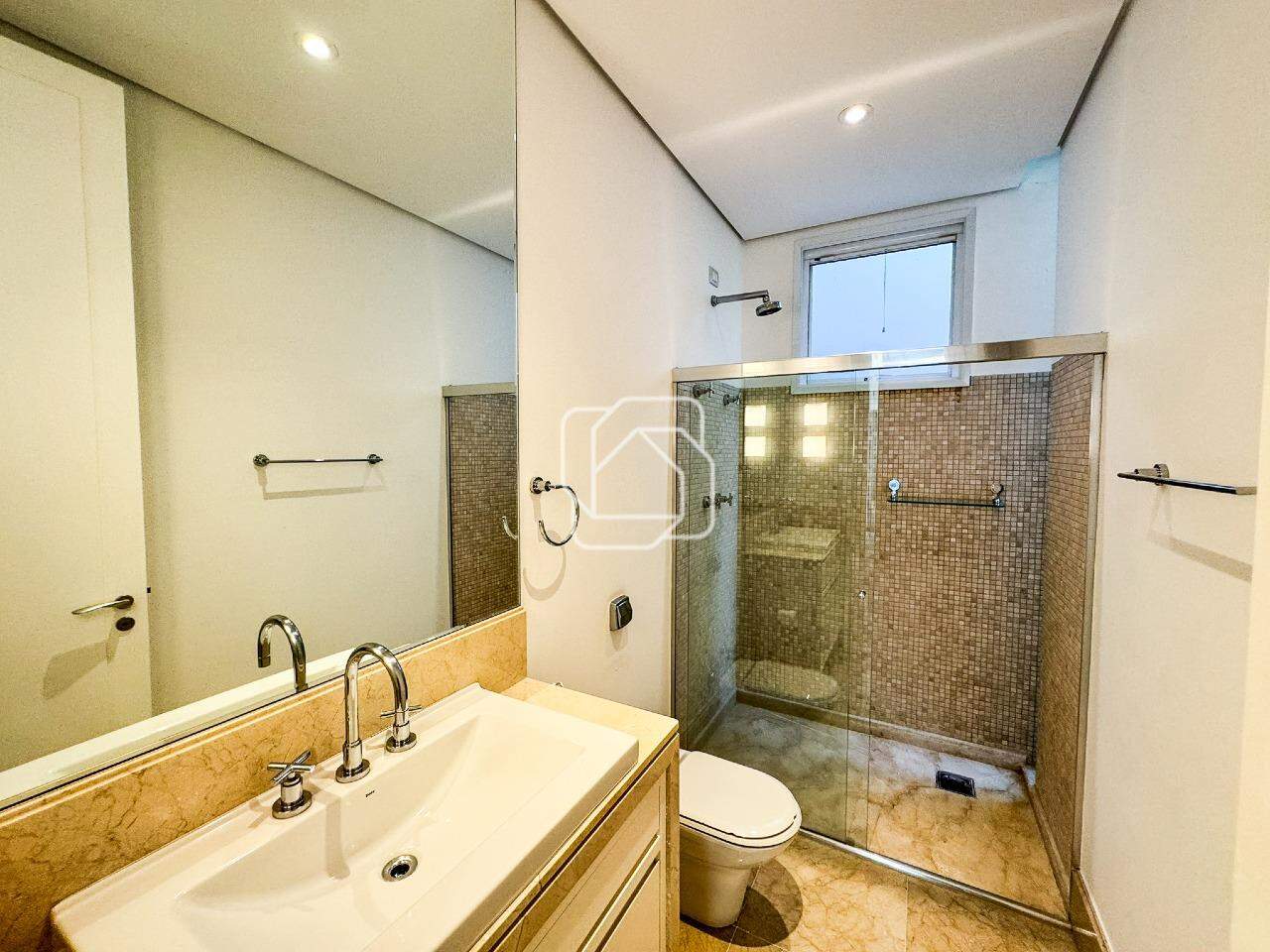 Casa de Condomínio à venda em Itu - SP - Jardim Plaza Atheneé: Banheiro