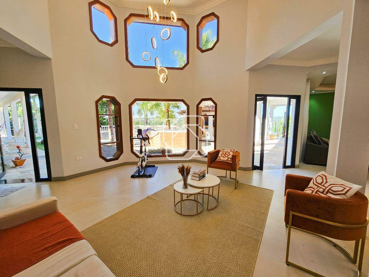 Casa de Condomínio à venda em Indaiatuba - SP - Vale das Laranjeiras: Sala de estar