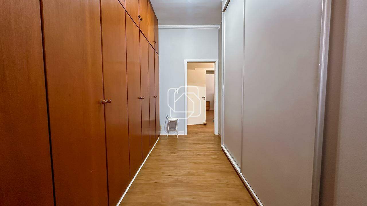 Casa de Condomínio à venda em Indaiatuba - SP - Vale das Laranjeiras: Closet