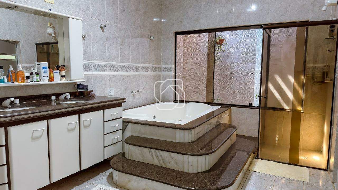 Casa de Condomínio à venda em Indaiatuba - SP - Vale das Laranjeiras: Banheiro