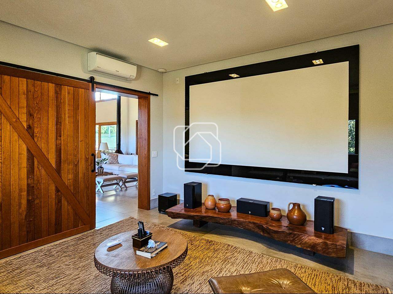 Casa de Condomínio à venda em Itu - SP - Fazenda Vila Real de Itu: Sala de cinema exclusiva com ar-condiconado