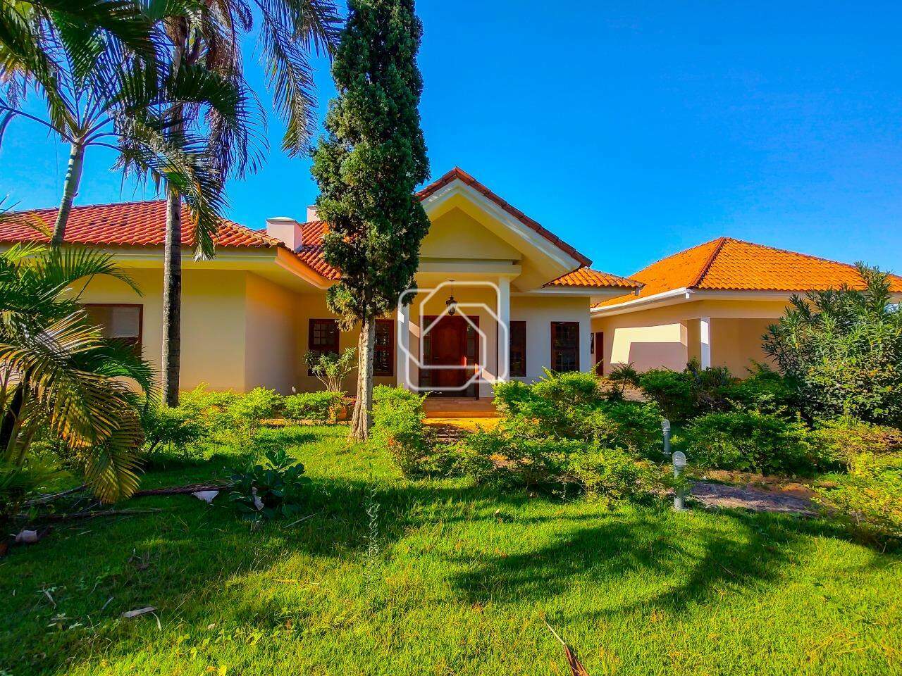 Casa de Condomínio à venda em Itu - SP - Condomínio City Castelo: Quintal e fachada