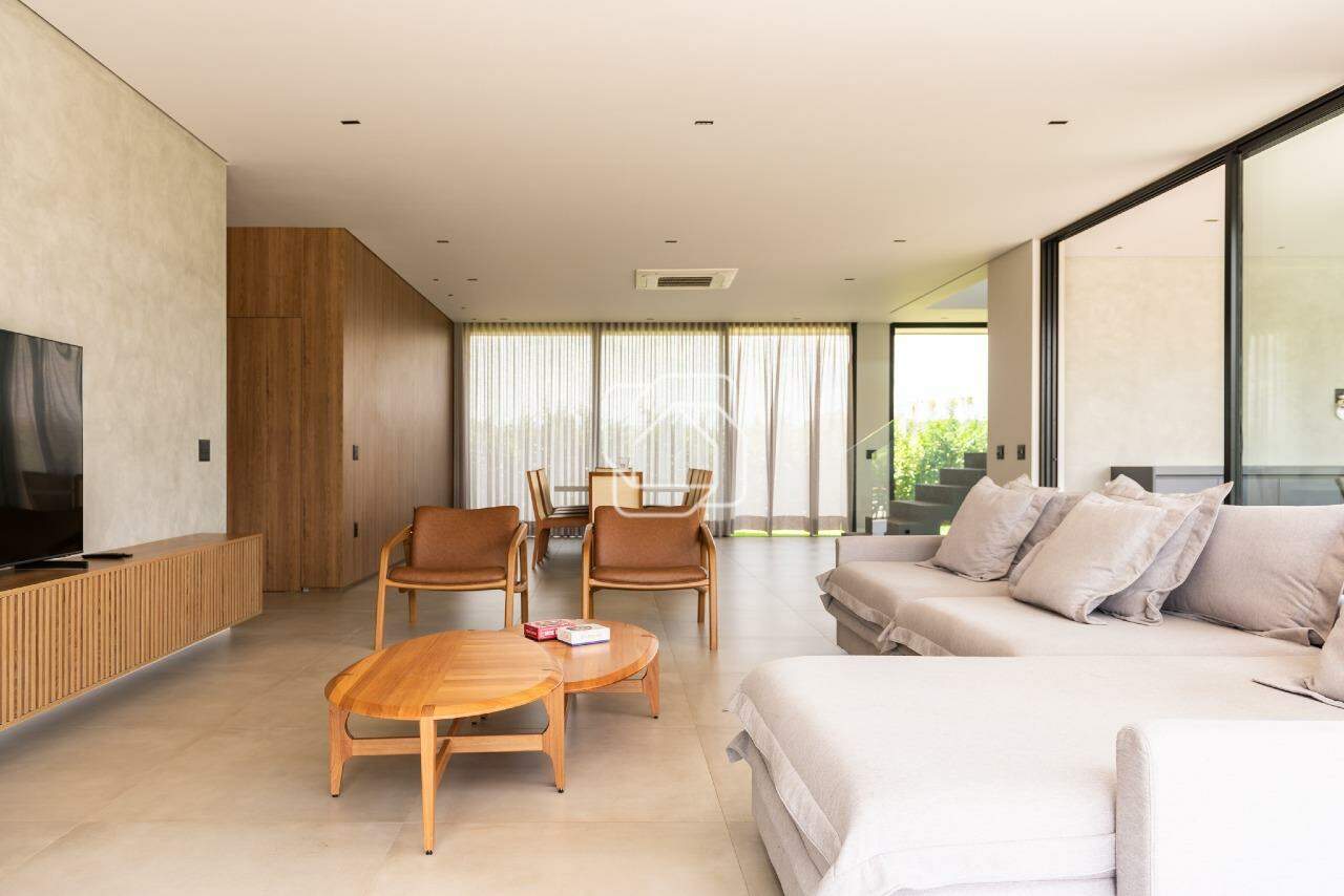 Casa de Condomínio à venda em Porto Feliz - SP - Fazenda Alvorada: Sala de televisão