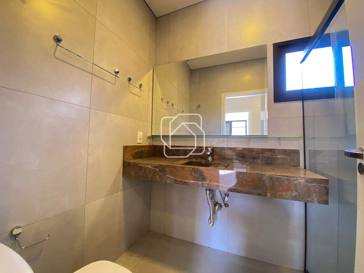 Casa de Condomínio à venda em Salto - SP - Residencial Lagos D’Icaraí: Banheiro