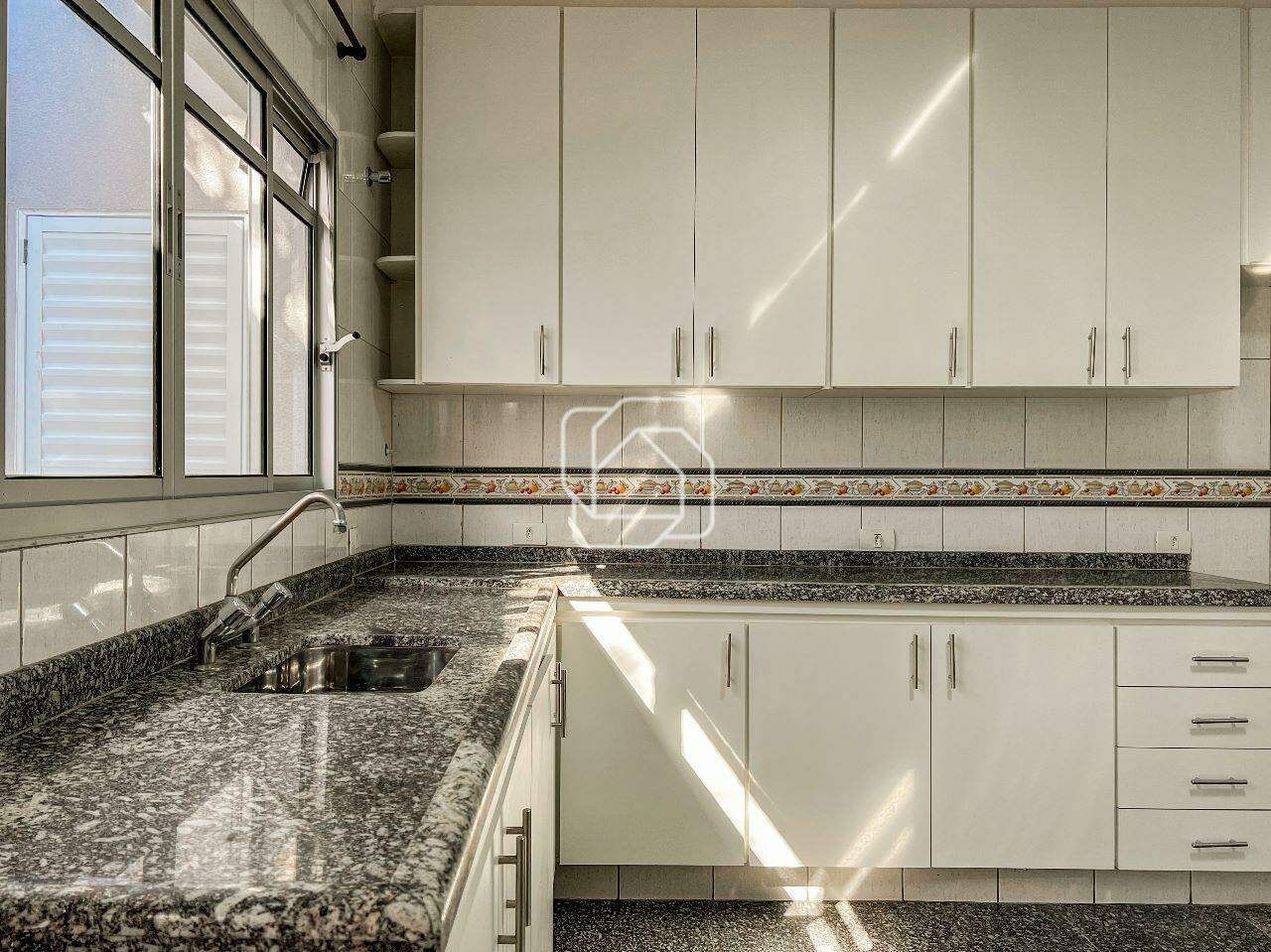 Casa de Condomínio para aluguel em Itu - SP - Condomínio Portal de Itu: Cozinha