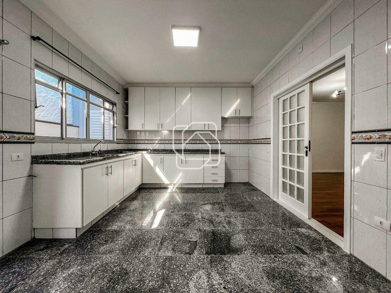 Casa de Condomínio para aluguel em Itu - SP - Condomínio Portal de Itu: Cozinha