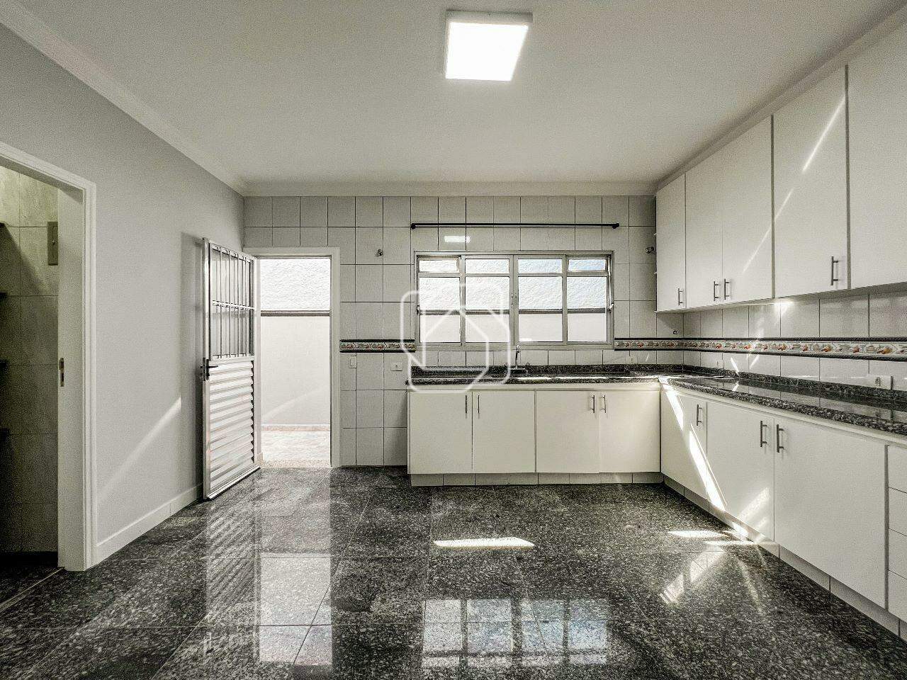 Casa de Condomínio para aluguel em Itu - SP - Condomínio Portal de Itu: Cozinha