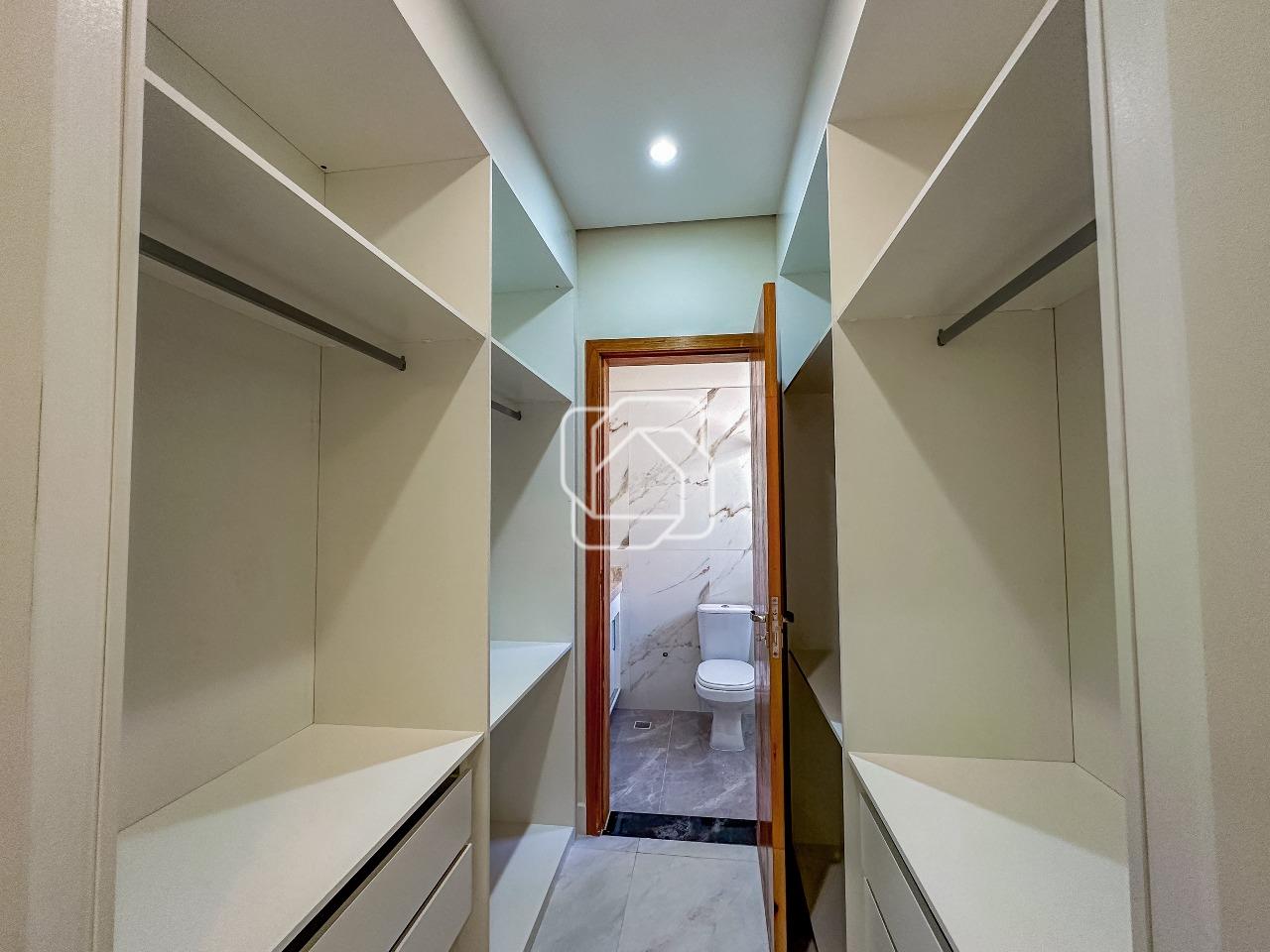 Casa de Condomínio à venda em Salto - SP - Village Moutonnée: Closet