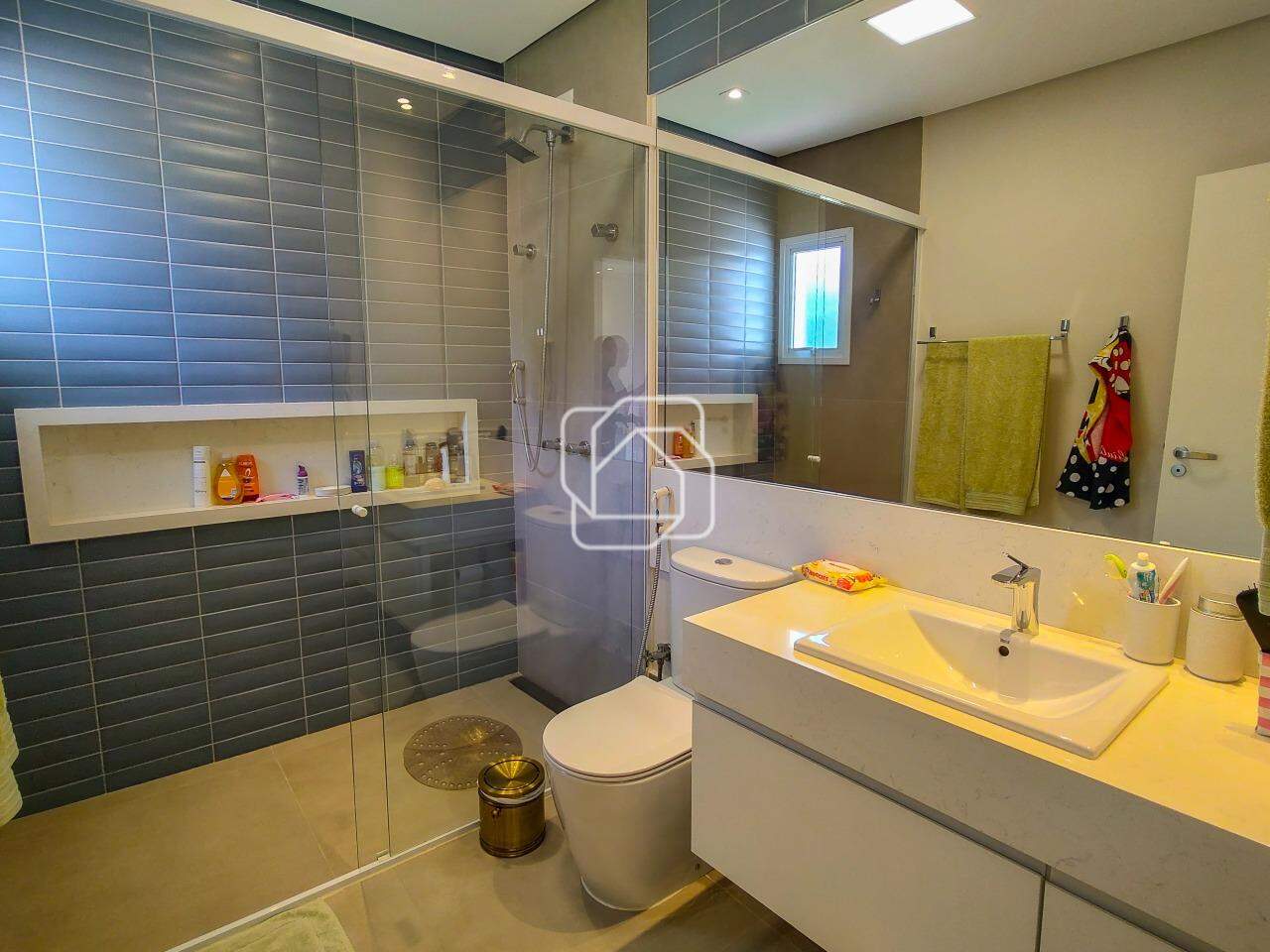Casa de Condomínio à venda em Itu - SP - Parque Village Castelo: Banheiro da suíte 1