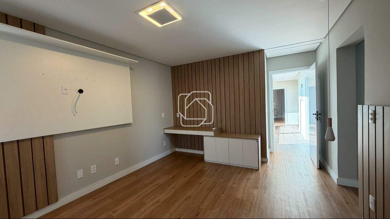 Casa de Condomínio à venda em Salto - SP - Portal dos Bandeirantes: Suíte