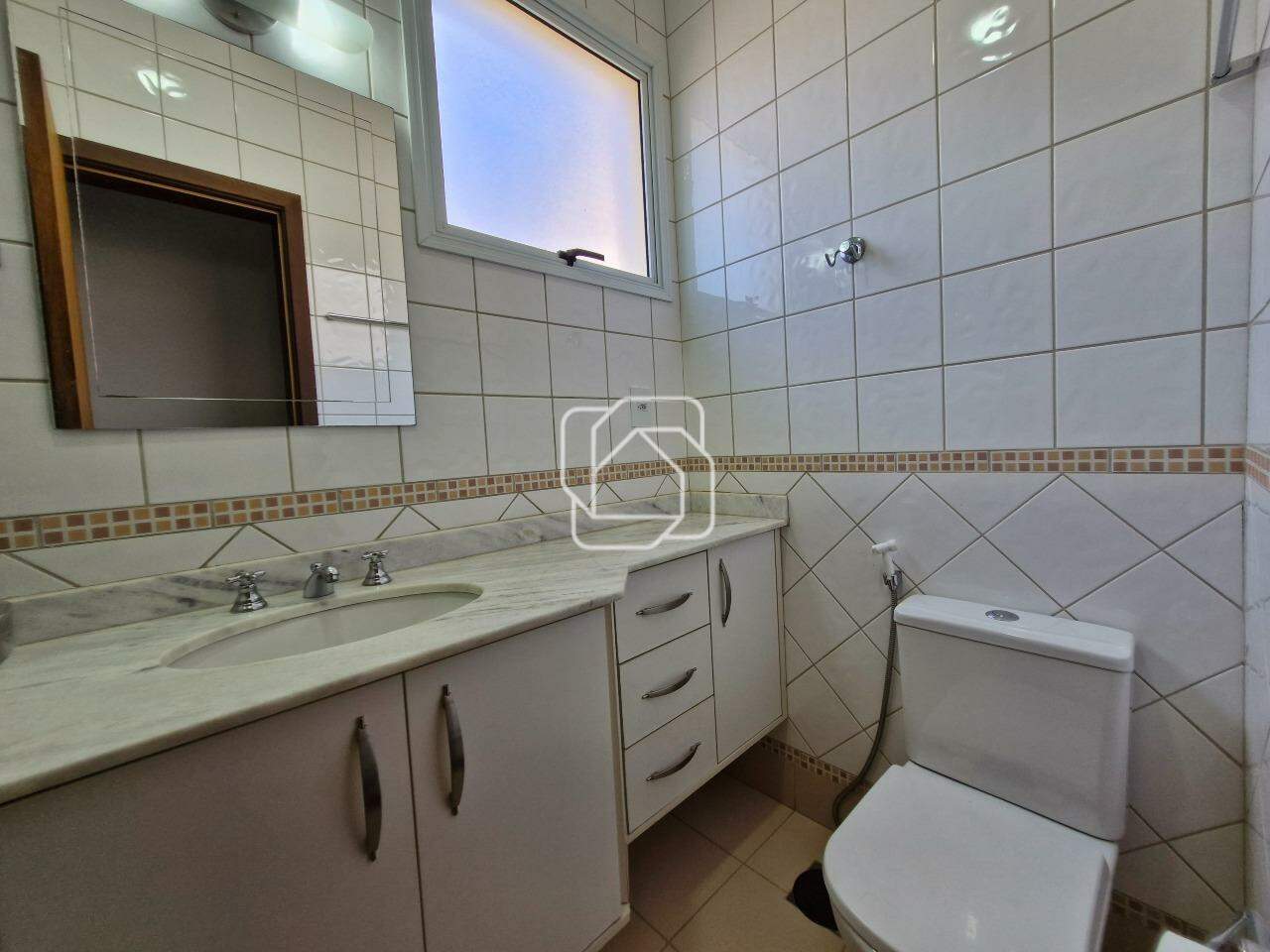 Apartamento à venda em Indaiatuba - SP - Edifício Piazza Treviso: Banheiro