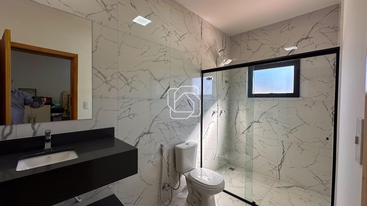 Casa de Condomínio à venda em Indaiatuba - SP - Jardim Quintas da Terracota: Banheiro