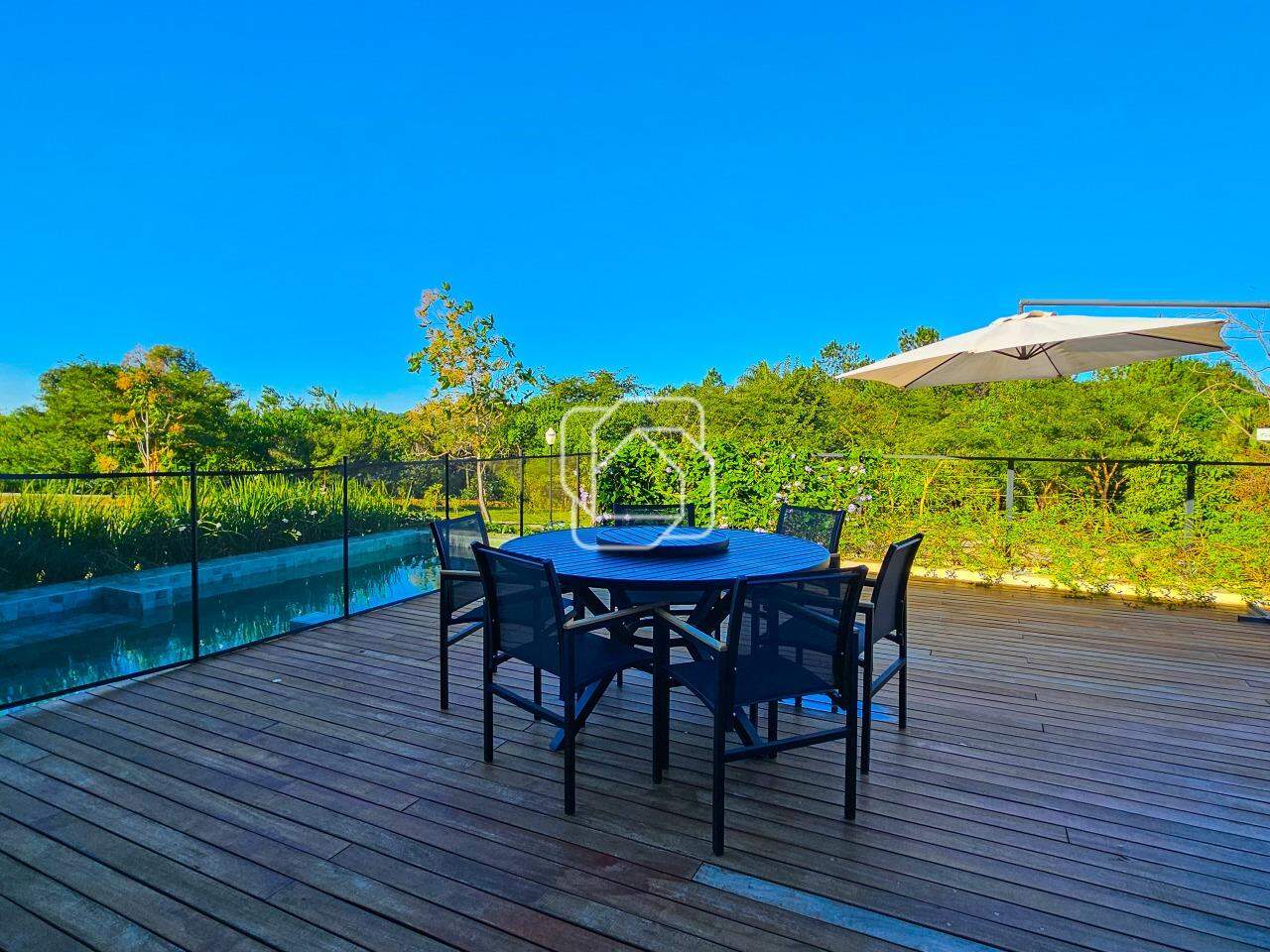 Casa de Condomínio à venda em Itu - SP - Condomínio Villas do Golfe: Deck da piscina