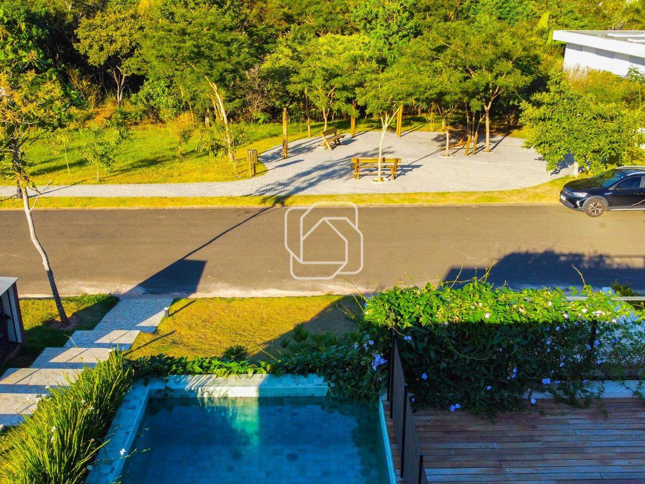 Casa de Condomínio à venda em Itu - SP - Condomínio Villas do Golfe: Vista da piscina e do parque