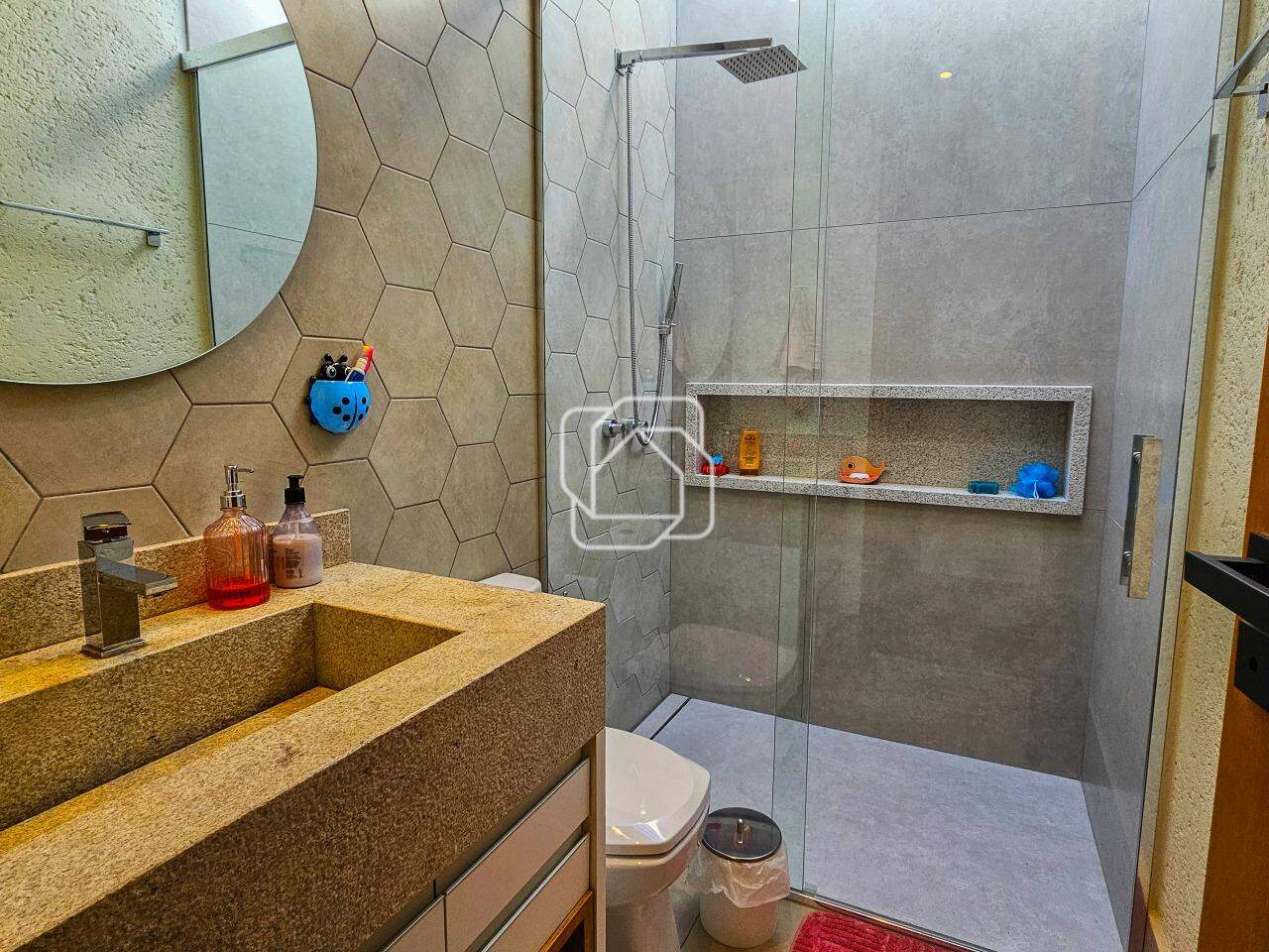 Casa de Condomínio à venda em Itu - SP - Condomínio Villas do Golfe: Banheiro da suíte 1