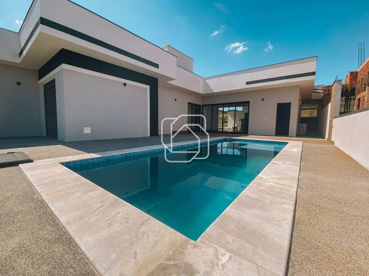 Casa de Condomínio para aluguel em Itu - SP - Condomínio Villas do Golfe: Área da piscina