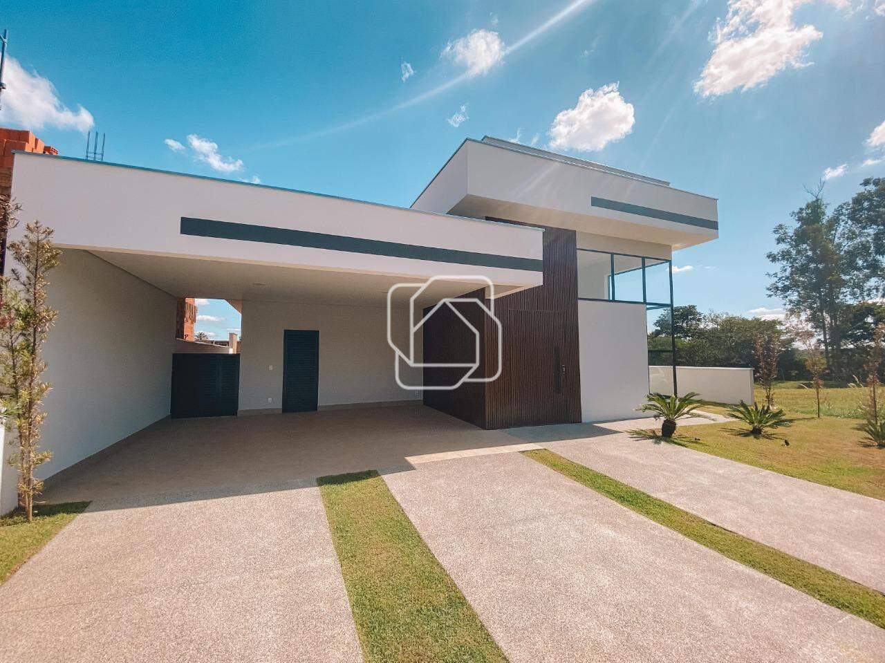 Casa de Condomínio para aluguel em Itu - SP - Condomínio Villas do Golfe: Fachada da casa