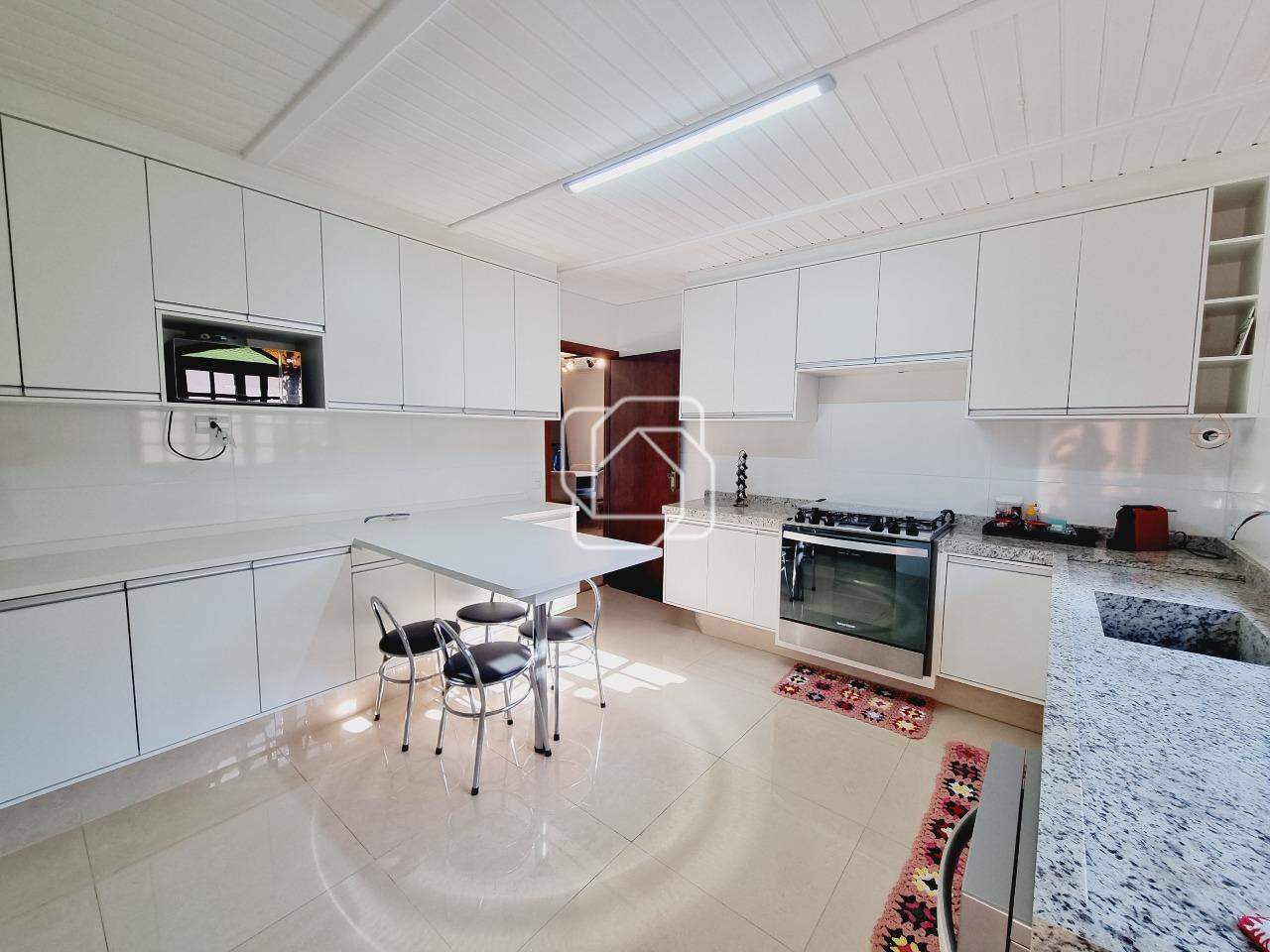 Casa de Condomínio para aluguel em Indaiatuba - SP - Vale das Laranjeiras: Cozinha