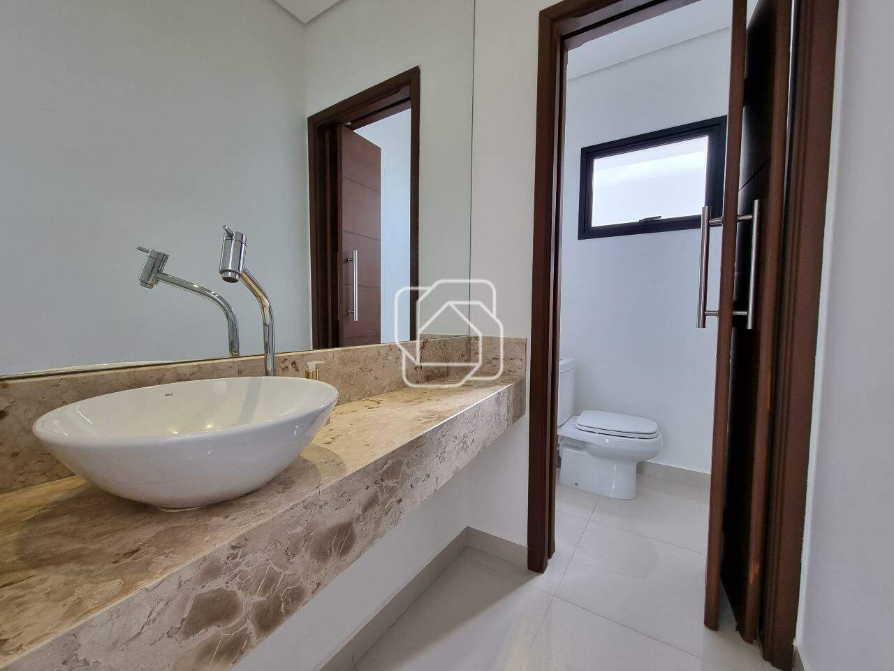 Casa de Condomínio para aluguel em Indaiatuba - SP - Condomínio Terra Magna: Lavabo