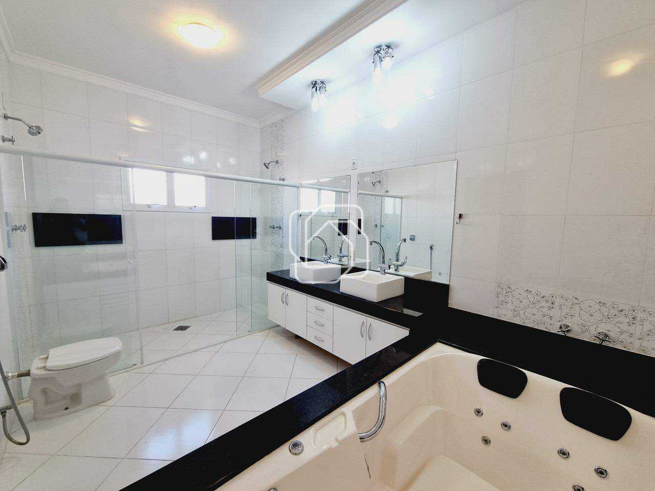 Casa de Condomínio para aluguel em Indaiatuba - SP - Jardim Residencial Santa Clara: Banheiro