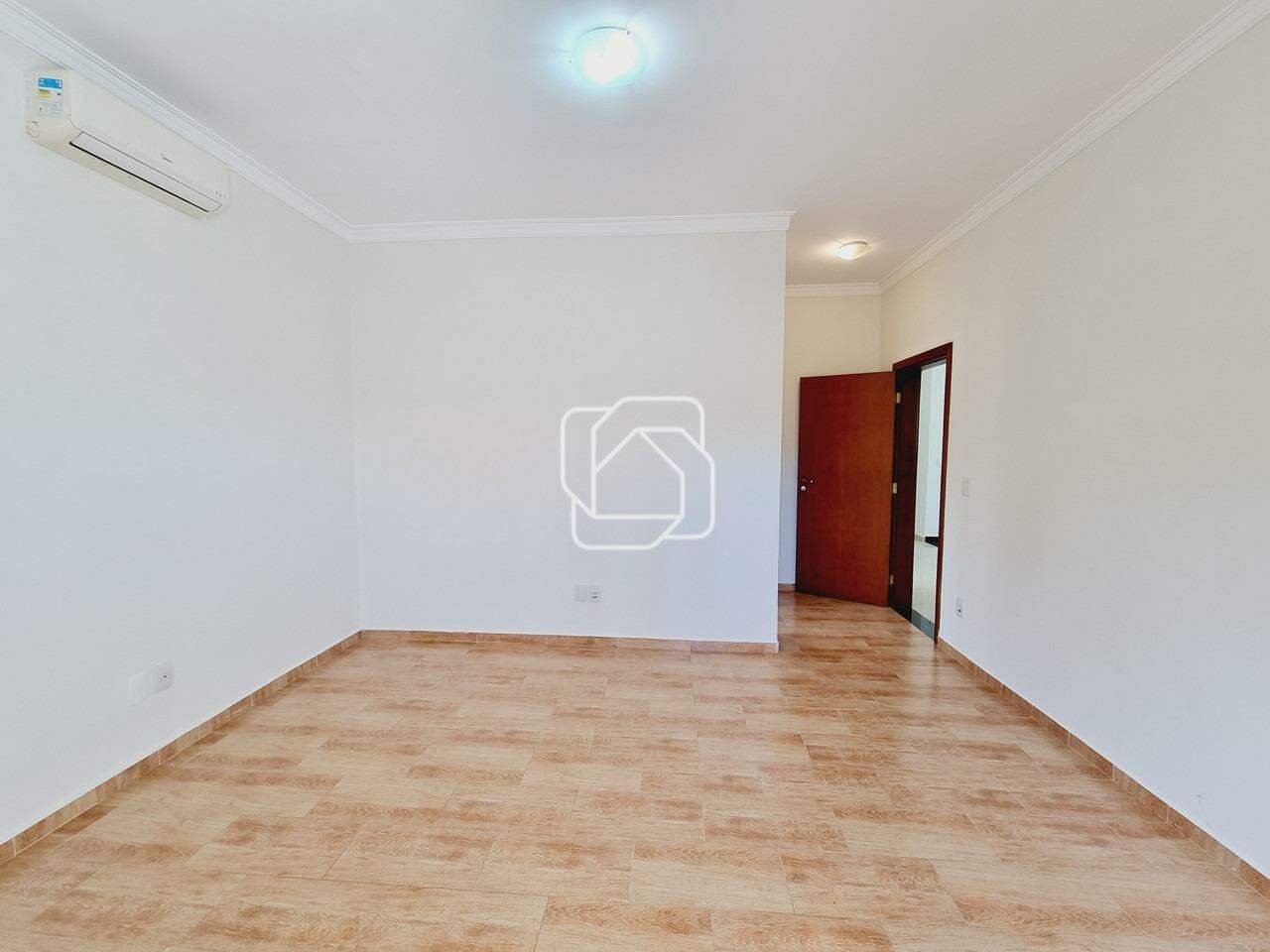Casa de Condomínio para aluguel em Indaiatuba - SP - Jardim Residencial Santa Clara: Dormitório