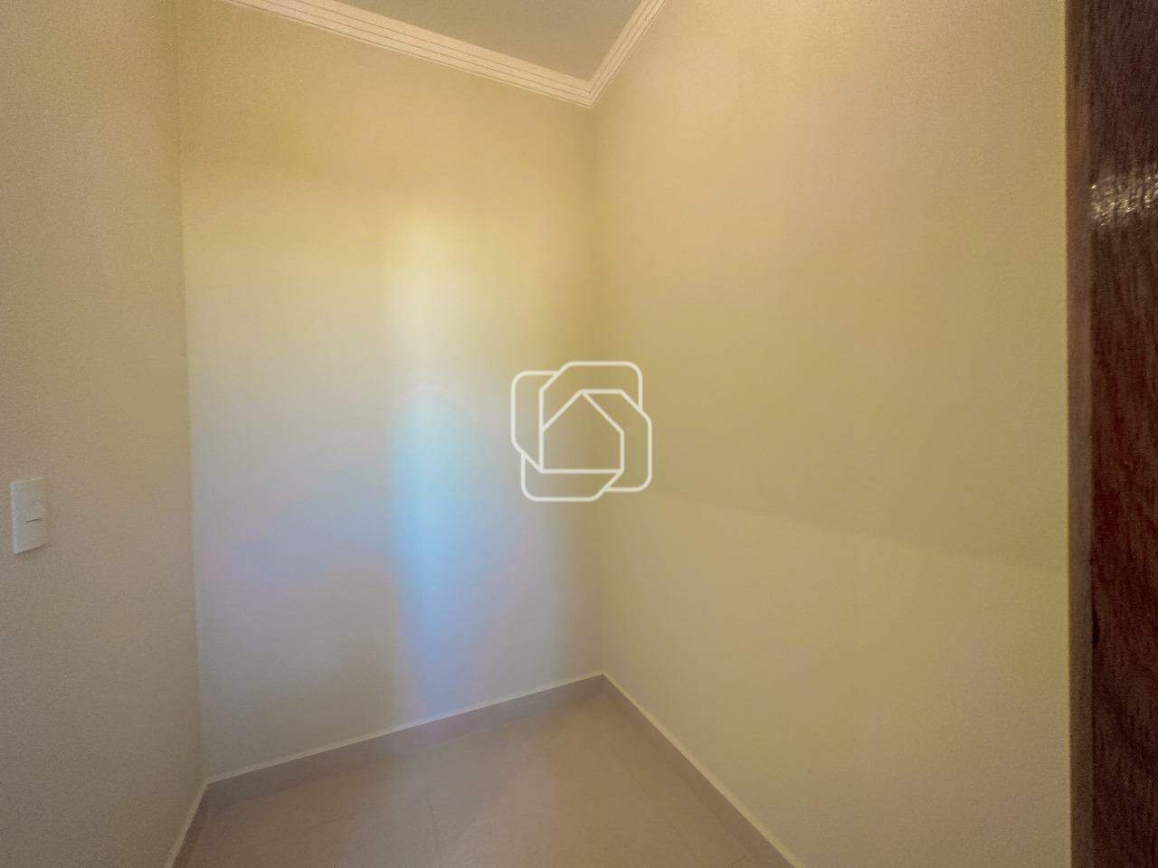 Casa de Condomínio à venda em Salto - SP - Residencial Lagos D’Icaraí: Suíte
