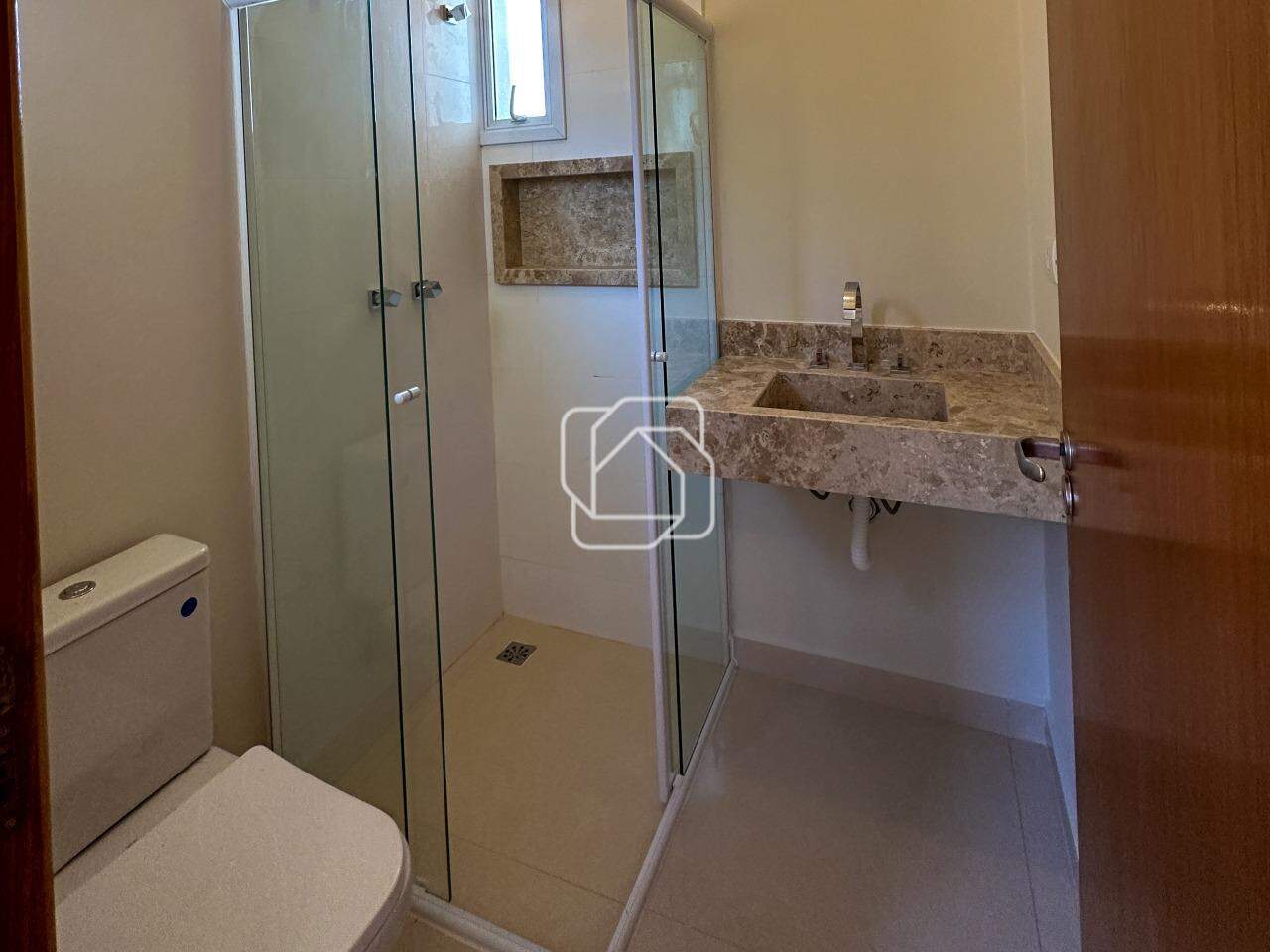 Casa de Condomínio à venda em Salto - SP - Residencial Lagos D’Icaraí: Banheiro