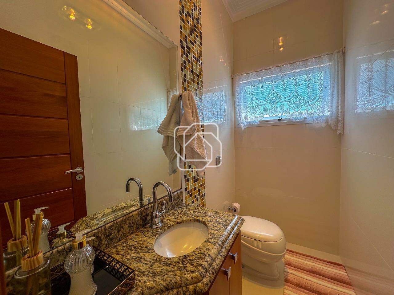 Casa de Condomínio à venda em Itu - SP - Jardim Plaza Atheneé: Lavabo
