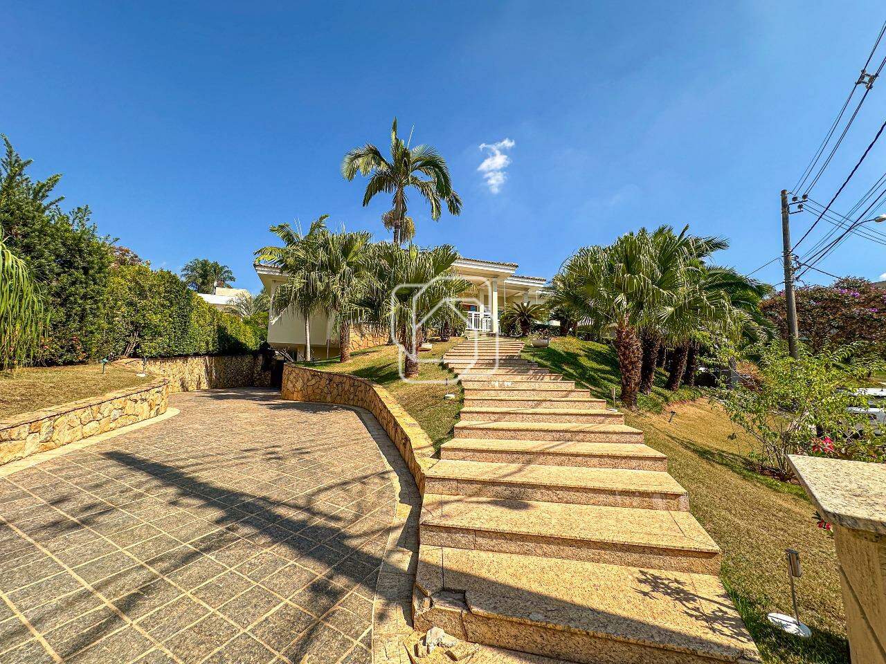 Casa de Condomínio à venda em Itu - SP - Jardim Plaza Atheneé: Caminho de entrada