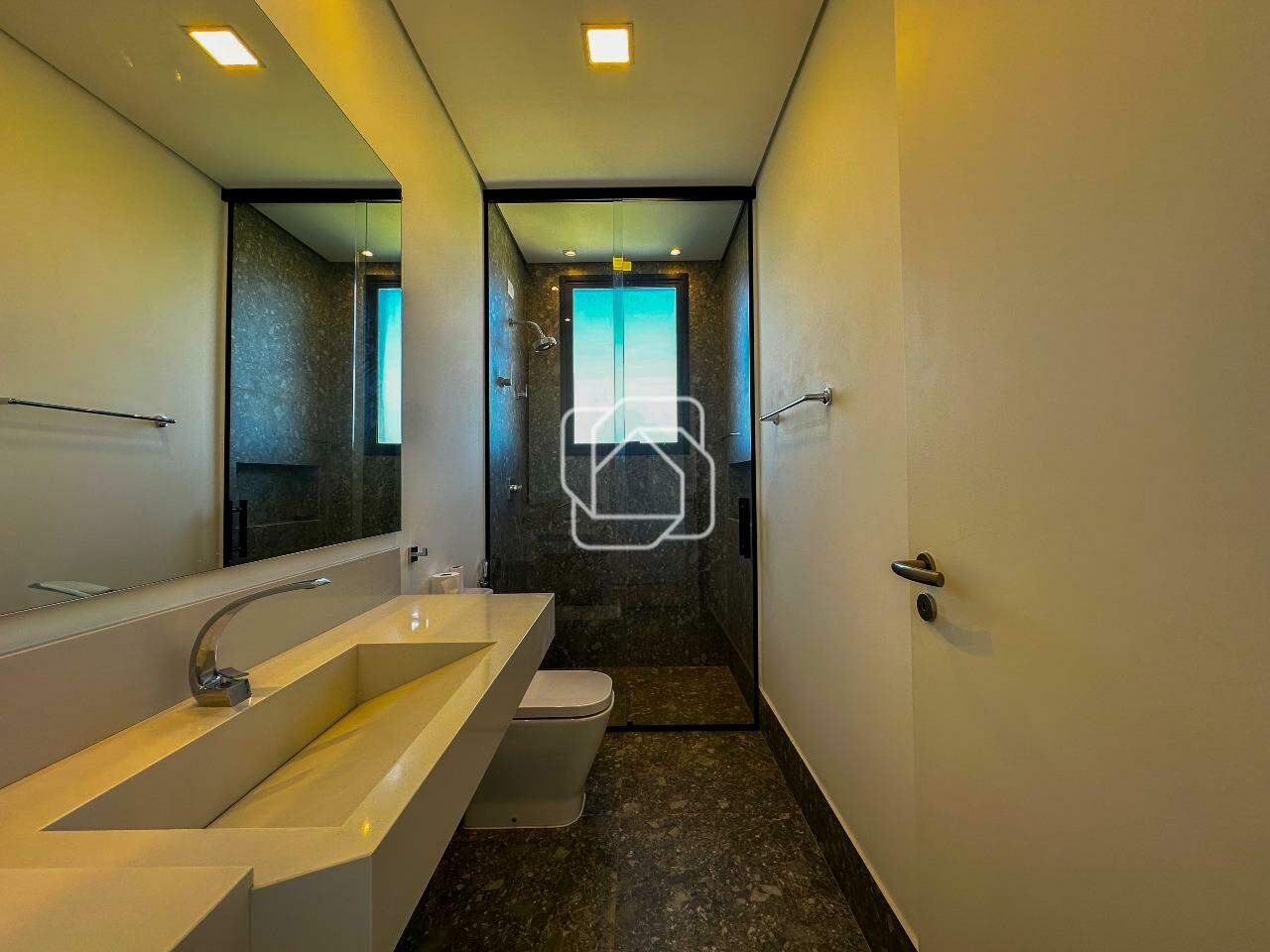 Casa de Condomínio à venda em Itu - SP - Condomínio Villas do Golfe: Banheiro