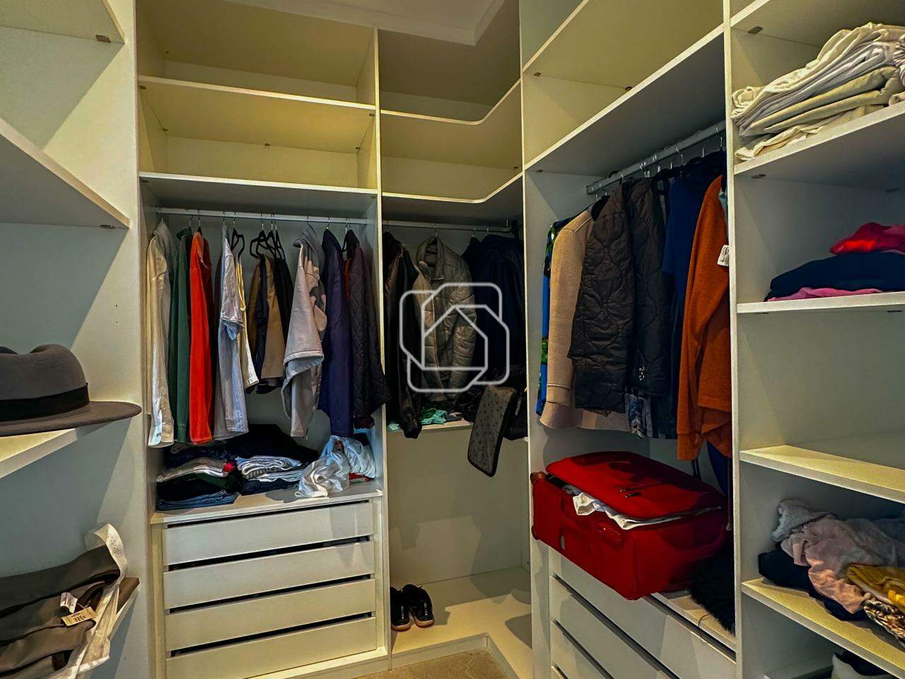 Casa de Condomínio à venda em Itu - SP - Condomínio Villas do Golfe: Closet
