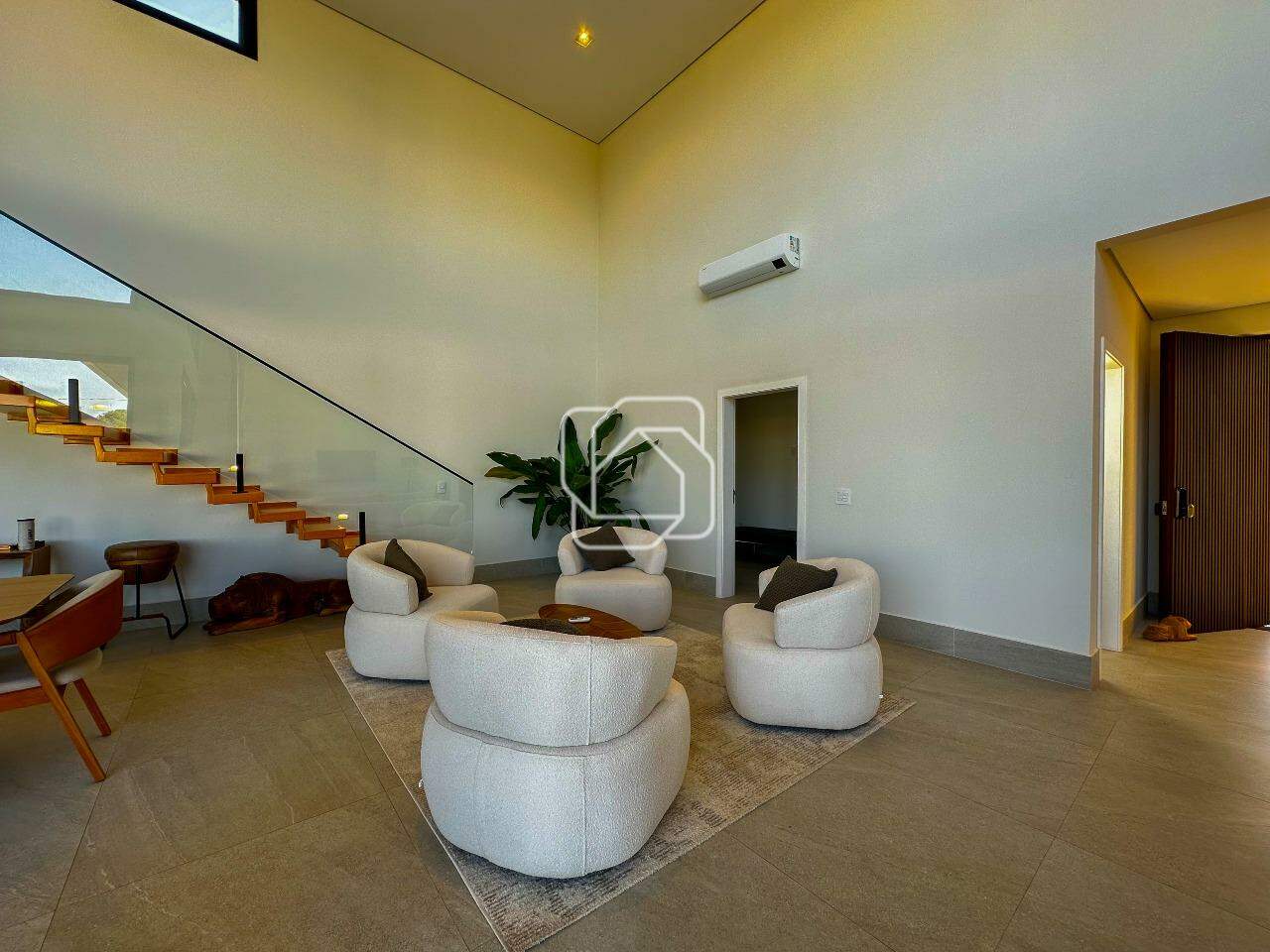 Casa de Condomínio à venda em Itu - SP - Condomínio Villas do Golfe: Sala de estar