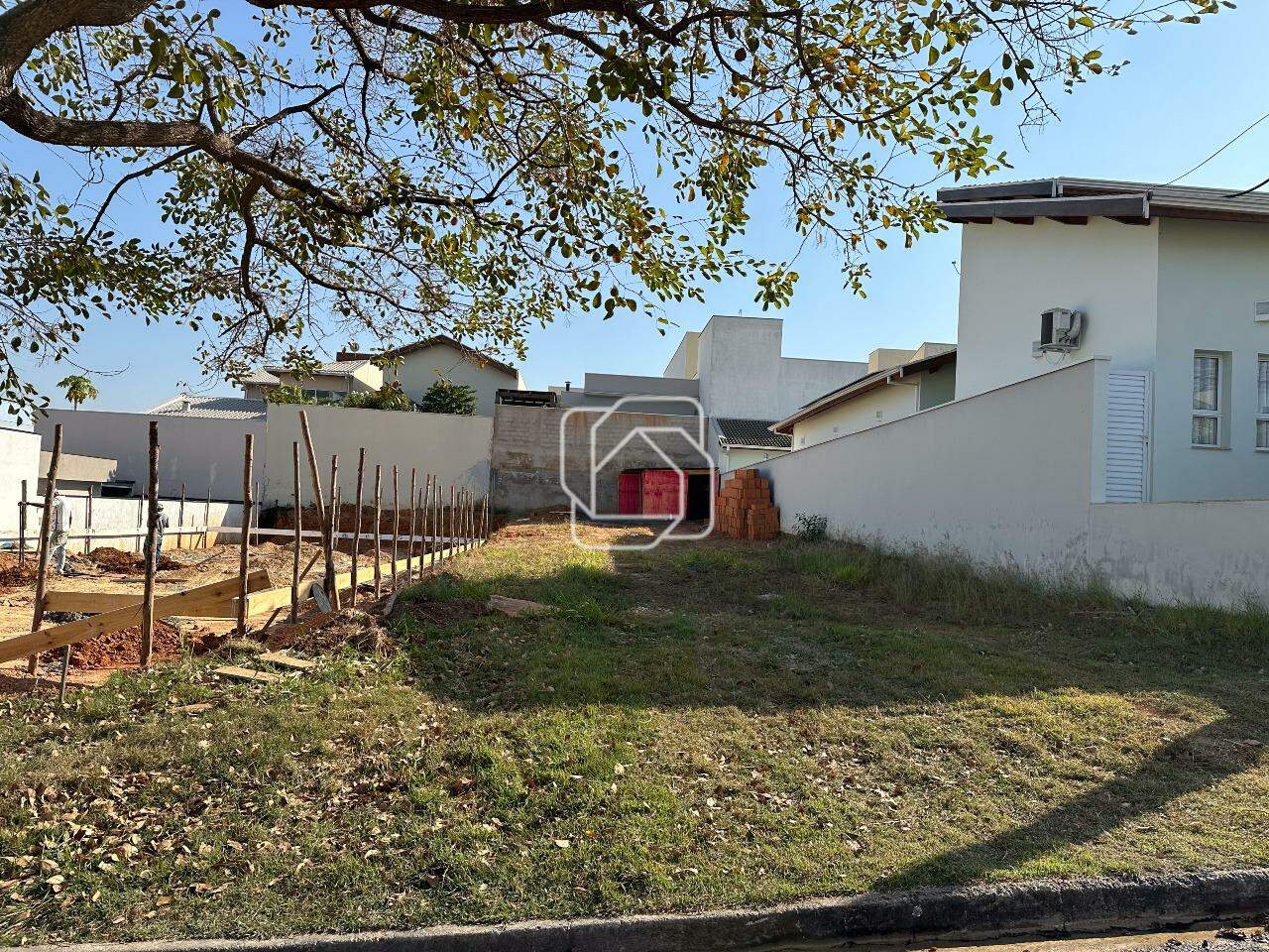 Terreno à venda em Salto - SP - Condomínio Costa das Areias: 