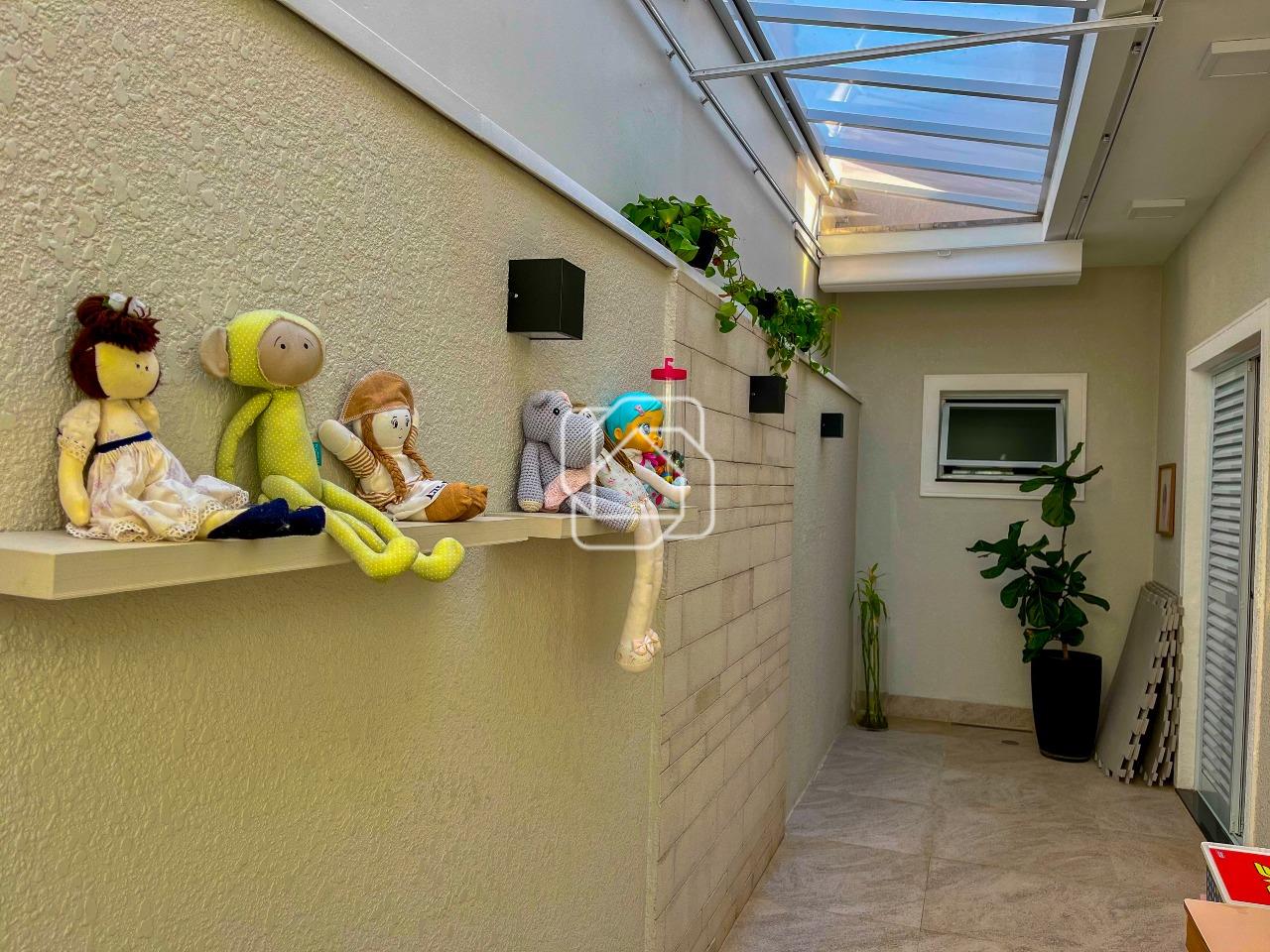 Casa de Condomínio à venda em Indaiatuba - SP - Jardim Residencial Maria Dulce: Corredor lateral