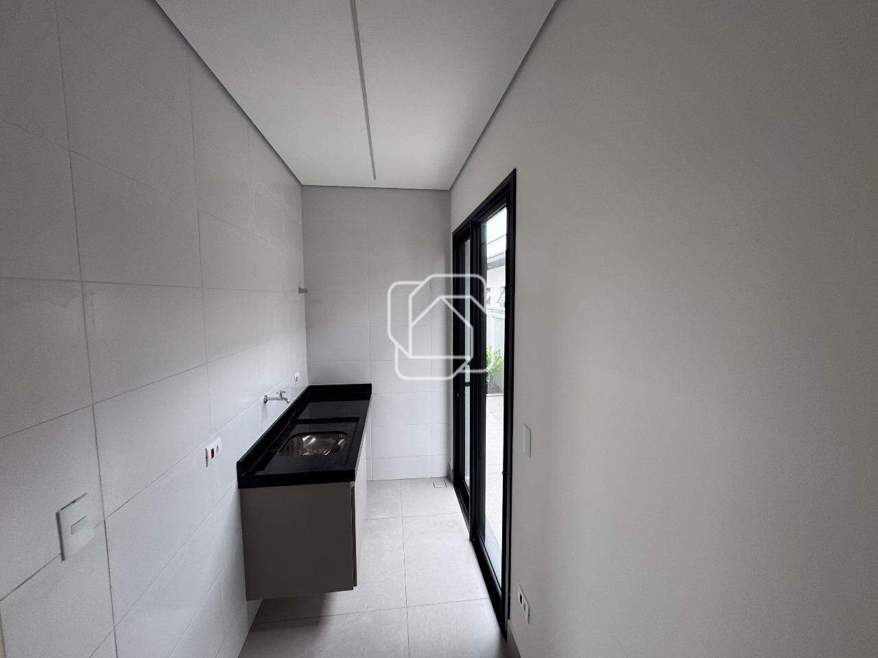Casa de Condomínio à venda em Salto - SP - Portal dos Bandeirantes Salto: Lavanderia