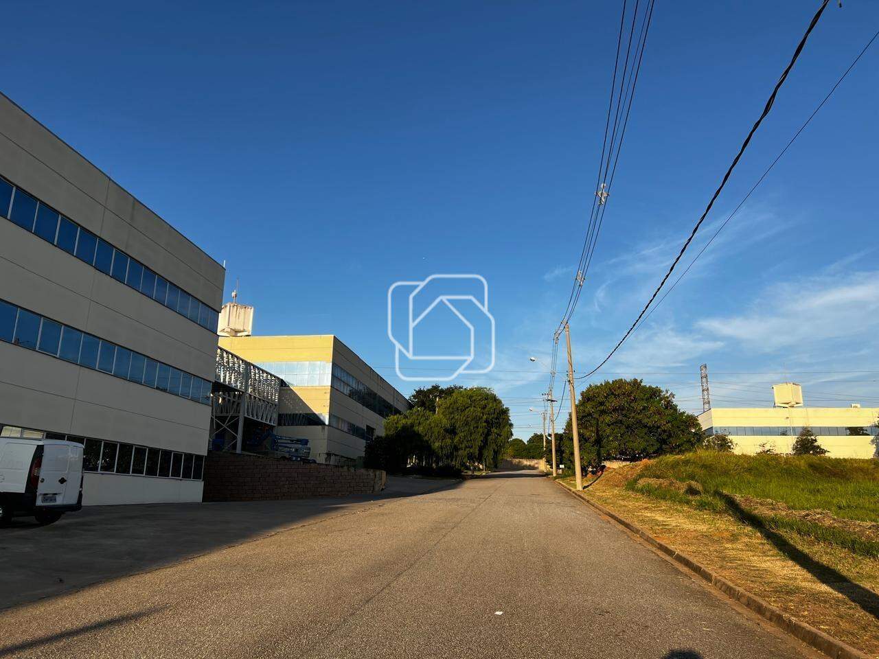 Terreno à venda em Itu - SP - Loteamento empresarial JPH: Rua do terreno
