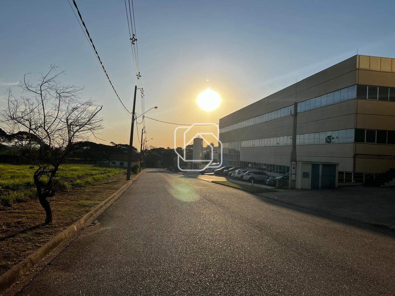 Terreno à venda em Itu - SP - Loteamento empresarial JPH: Rua do terreno
