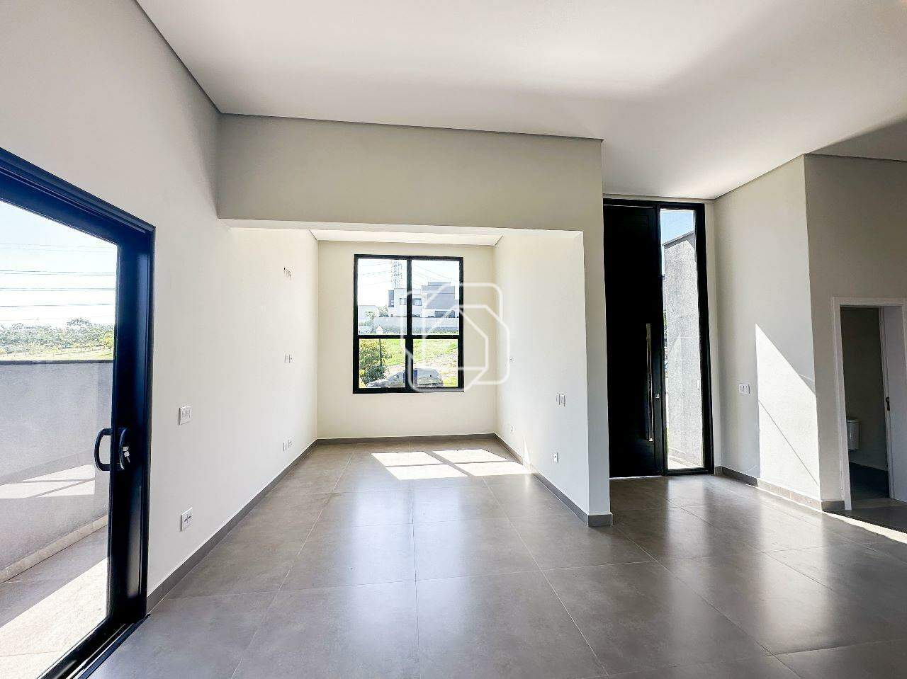 Casa de Condomínio para aluguel em Itu - SP - Condomínio Villas do Golfe: Sala, entrada da casa